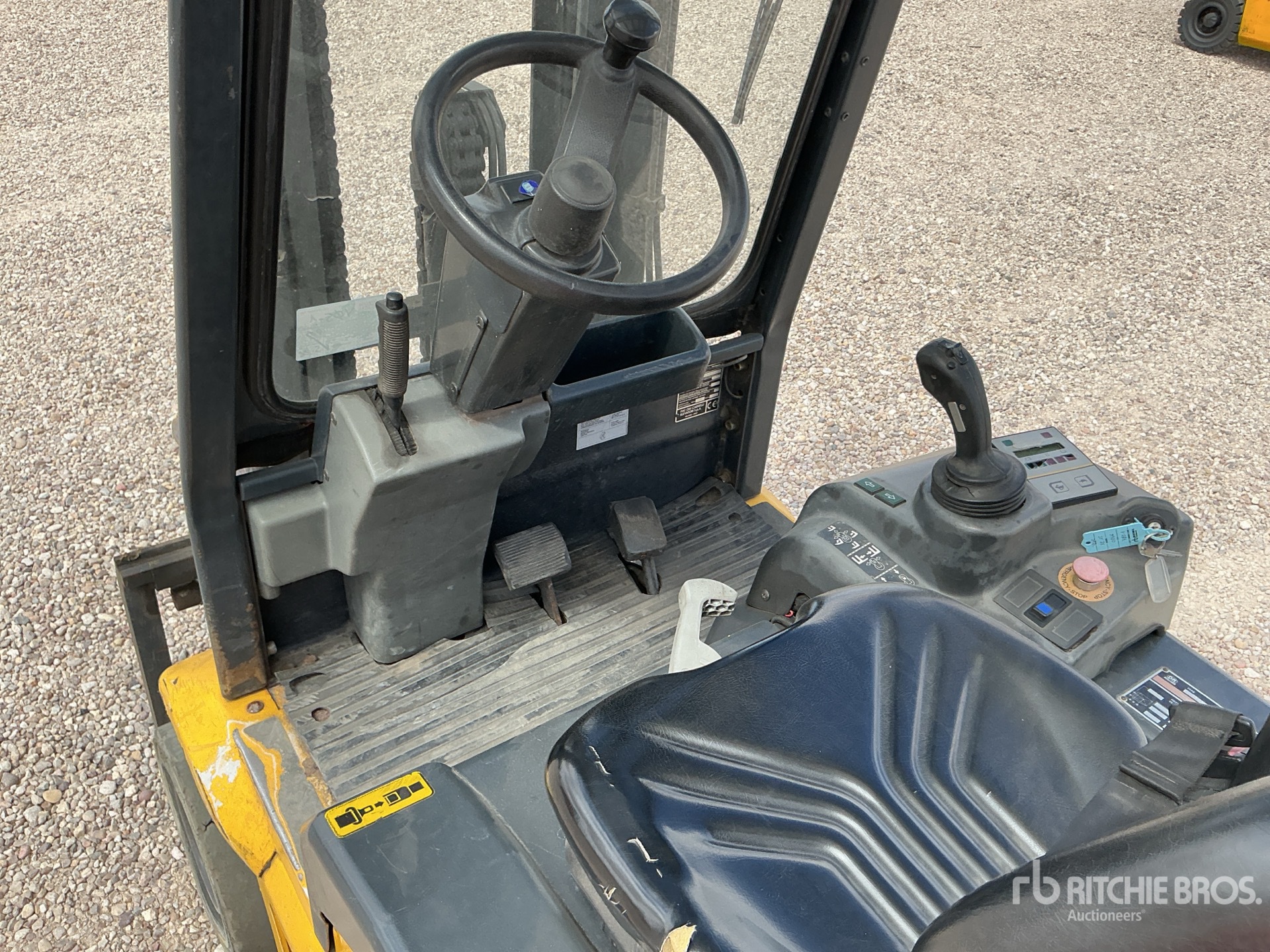 2006 Yale XE 15 3