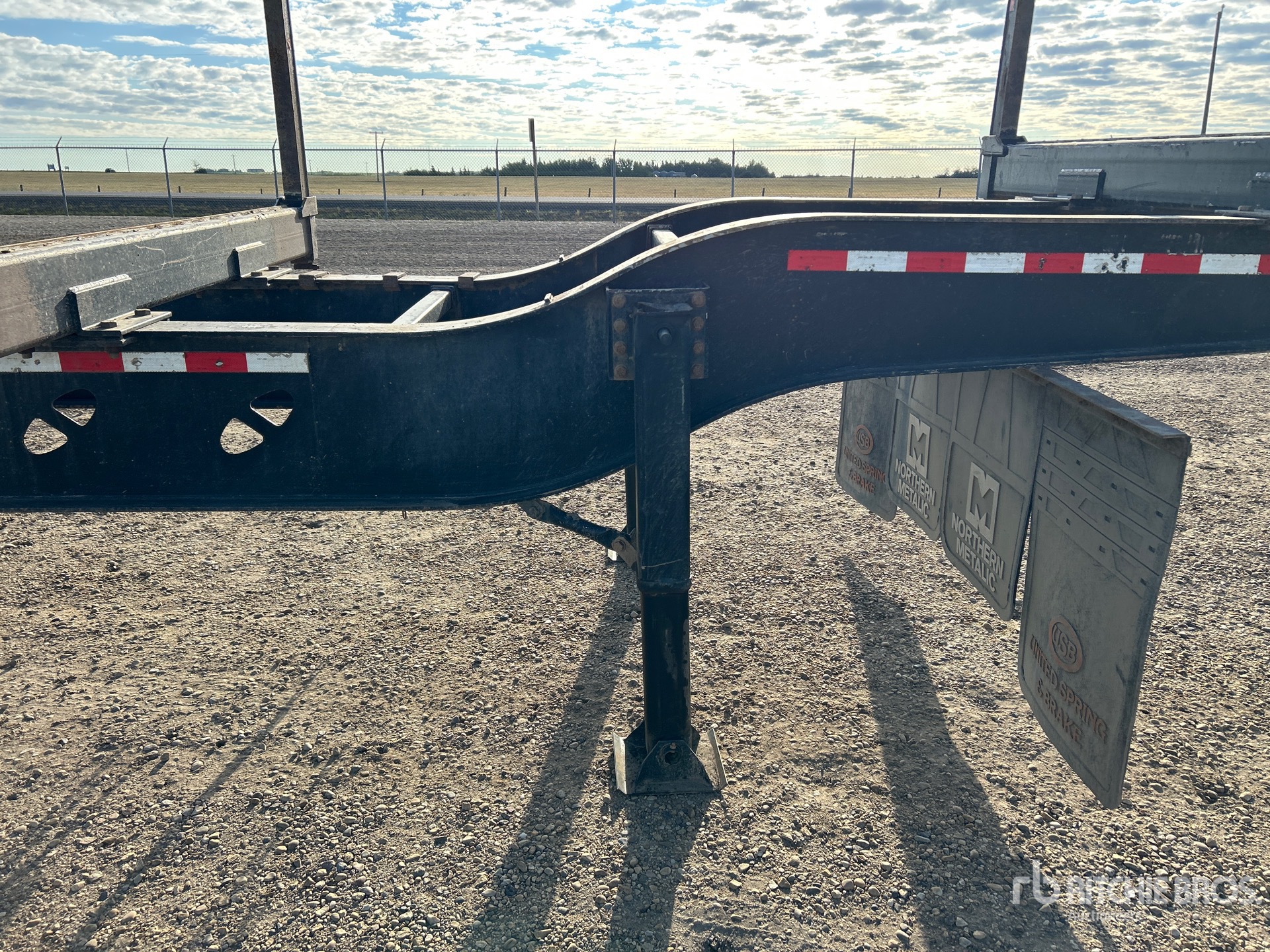 2017 Doepker 53 ft Tri/A Hayrack