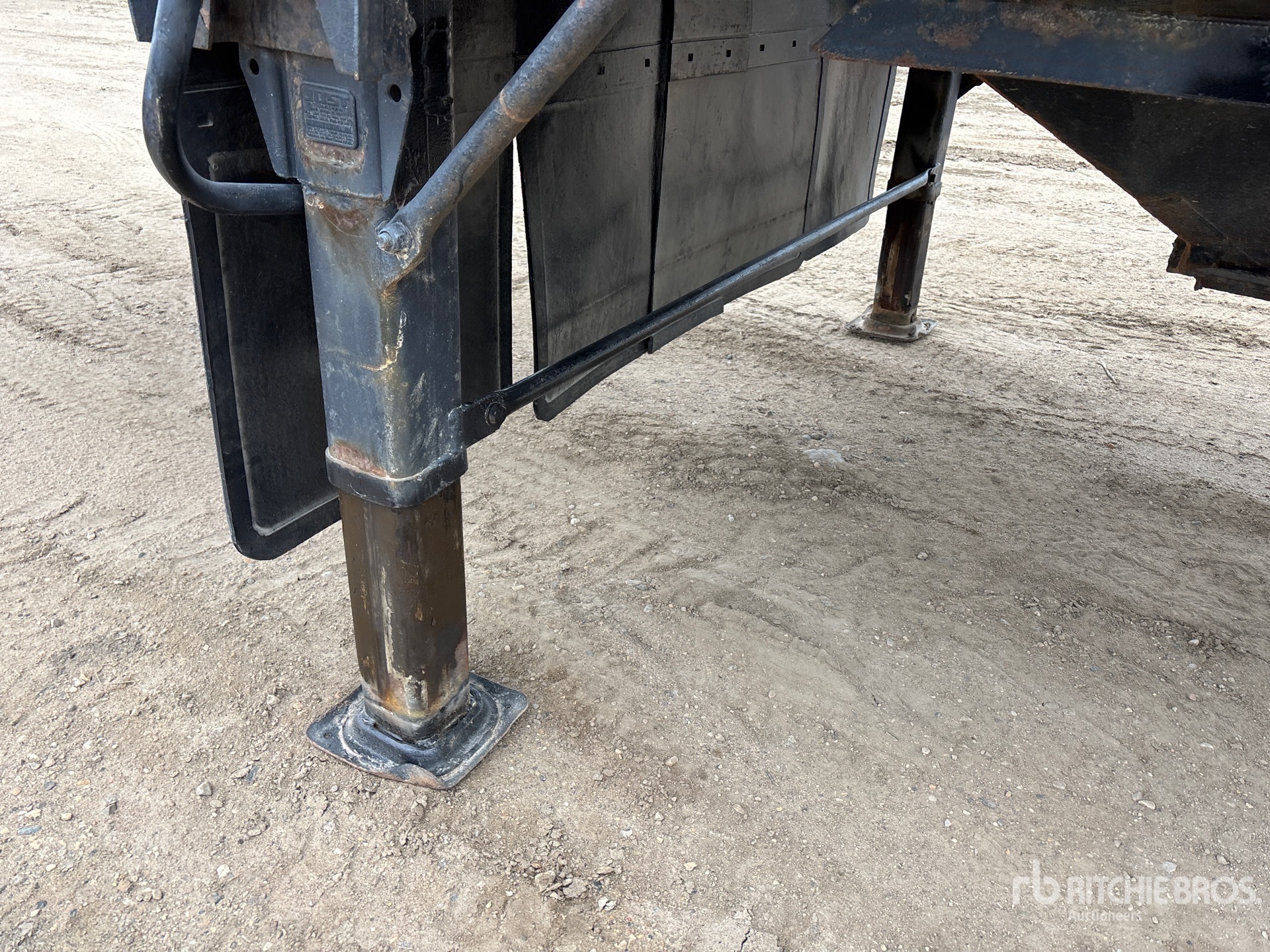 2008 Doepker Super B-Train Lead