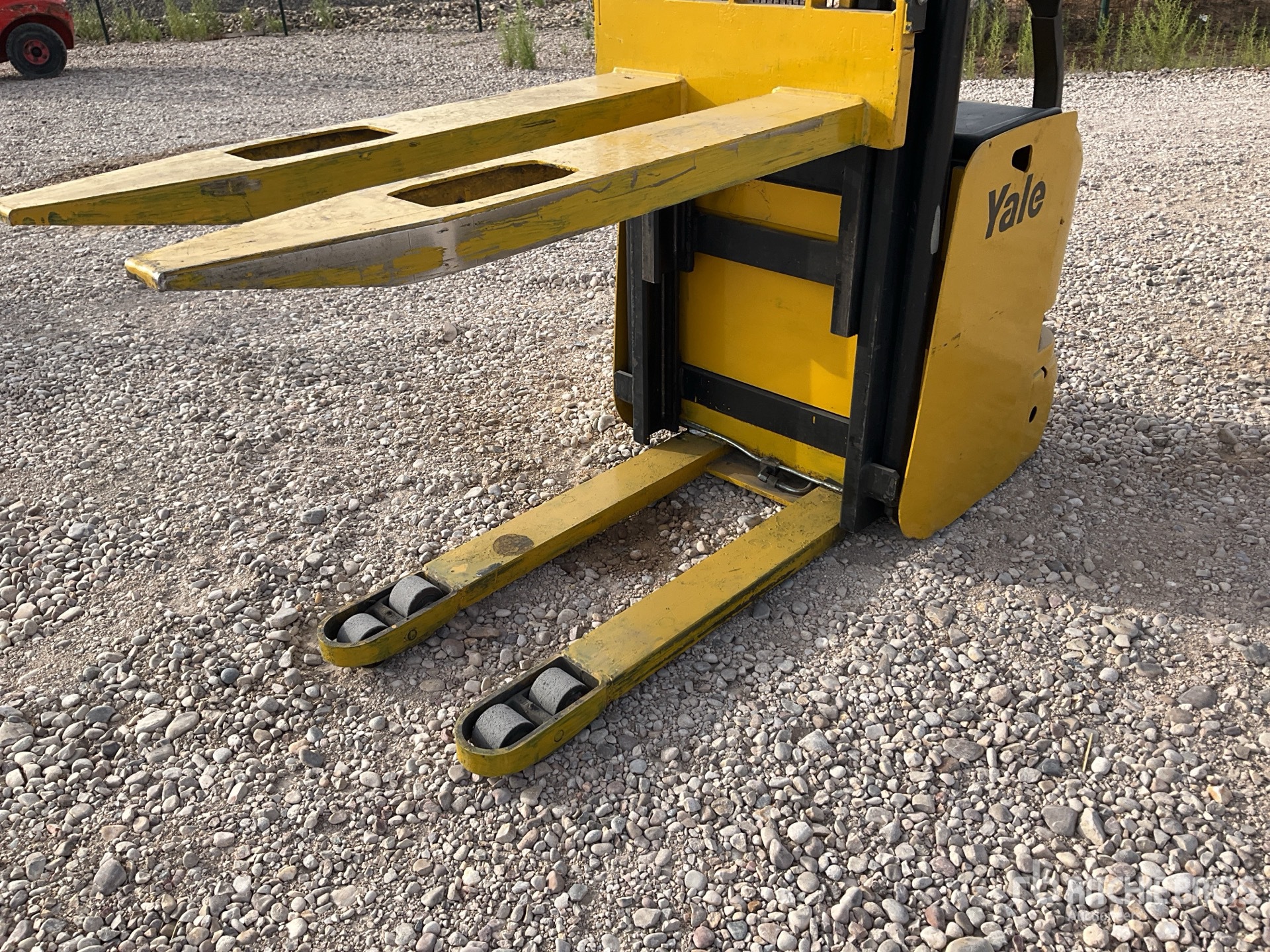 2016 Yale MS16AC
