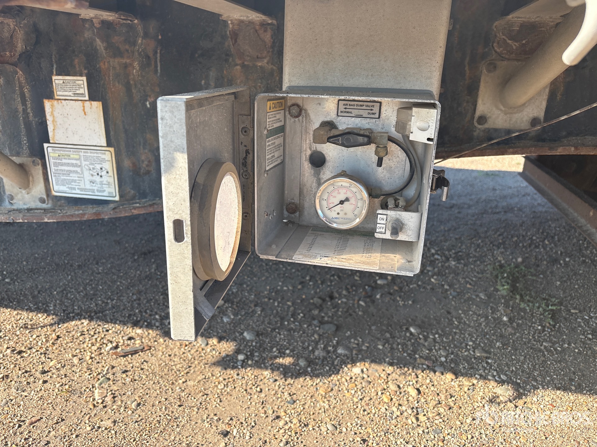 2014 Load King 53 ft Tri/A