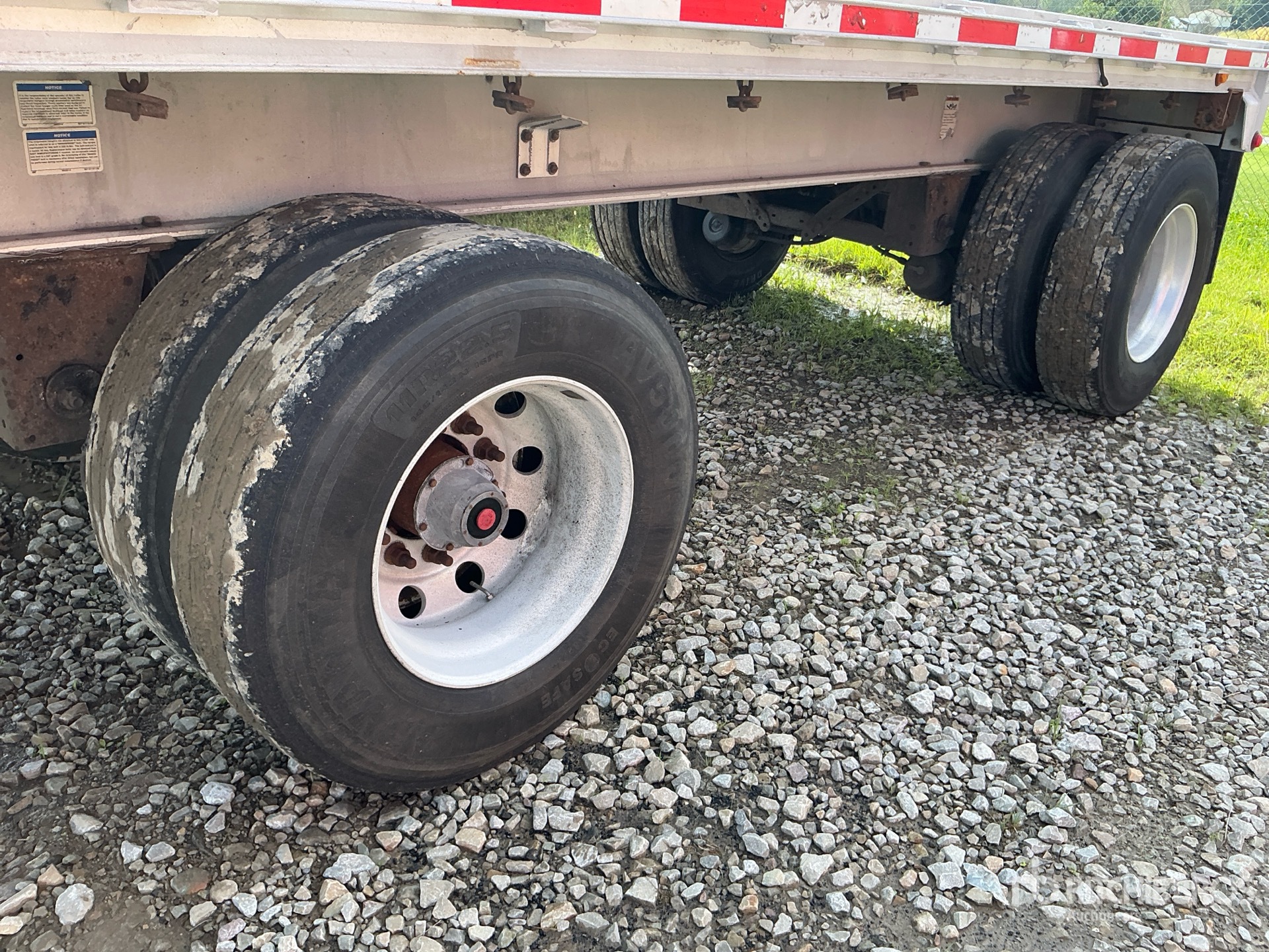 2016 East 46000 lb 48 ft T/A Spread Axle