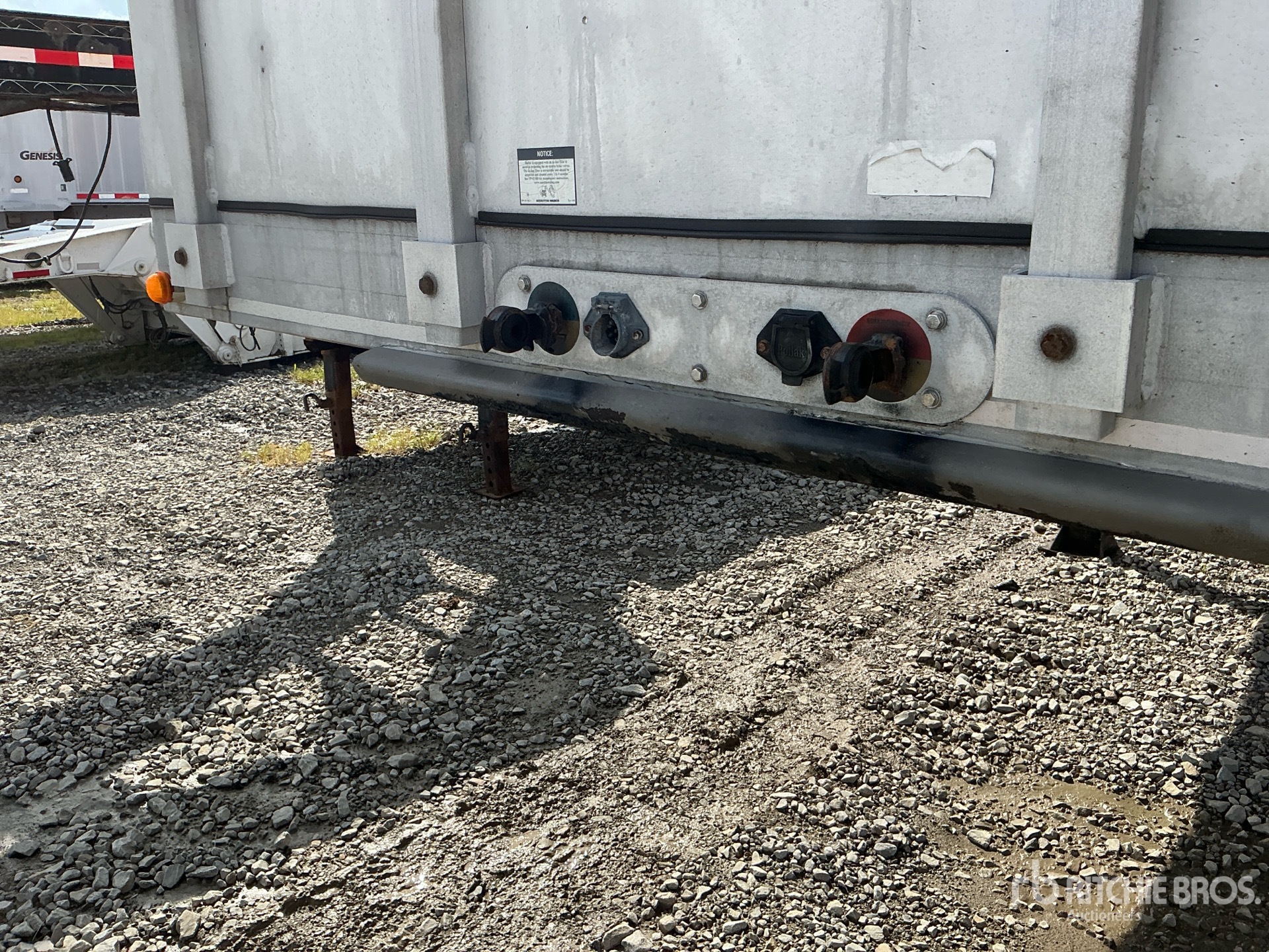 2016 East 46000 lb 48 ft T/A Spread Axle