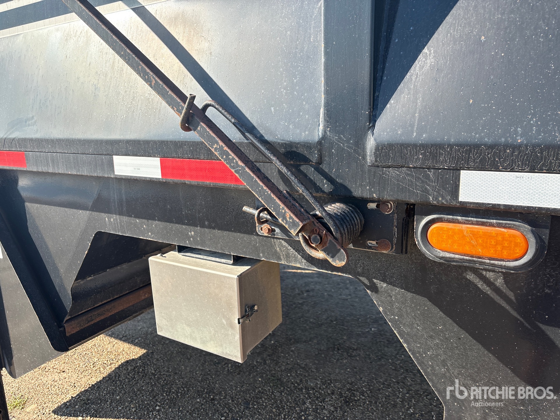 2010 Midland 36 ft Tri/A Aluminum