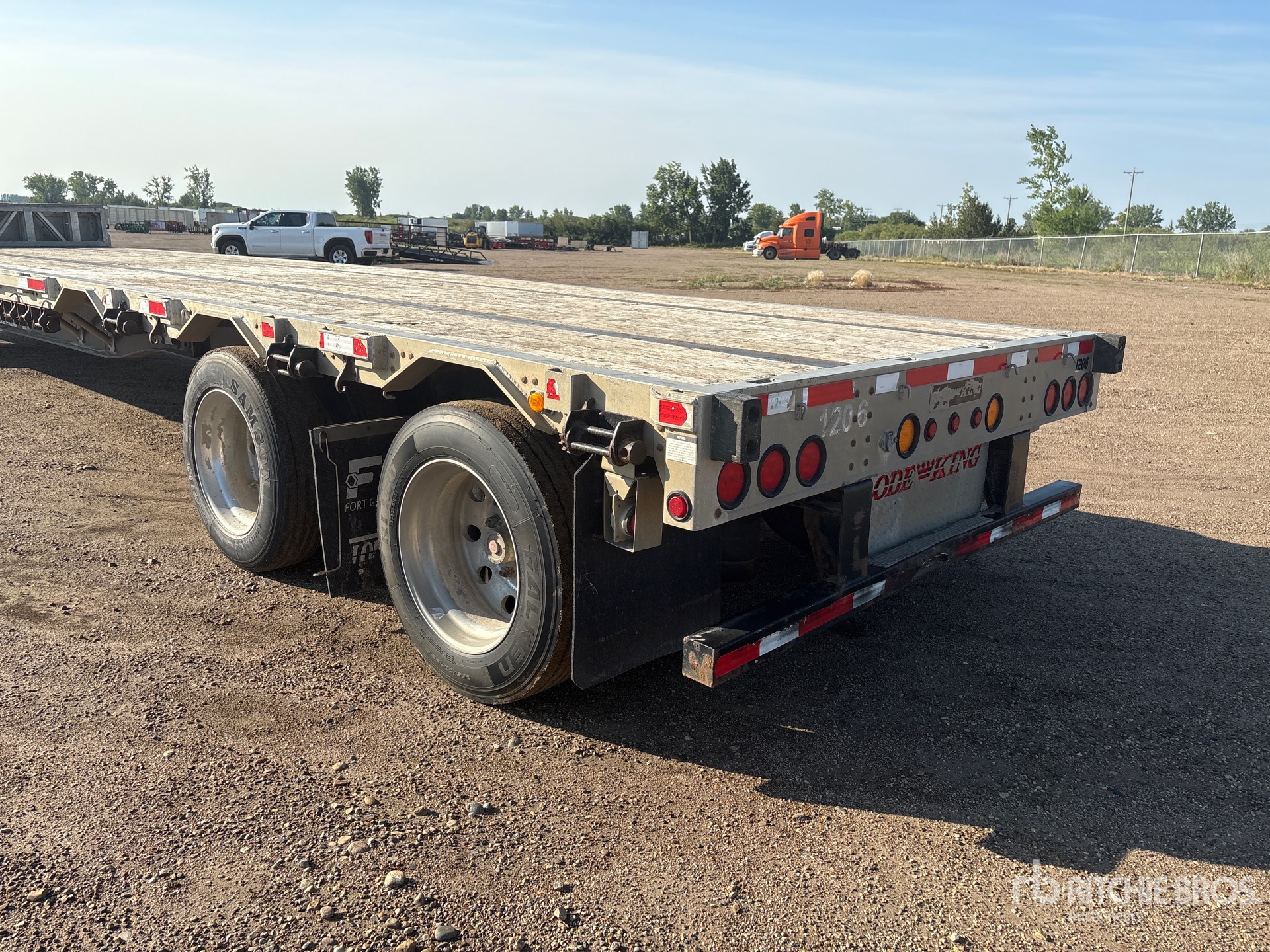 2012 Load King 48 ft T/A