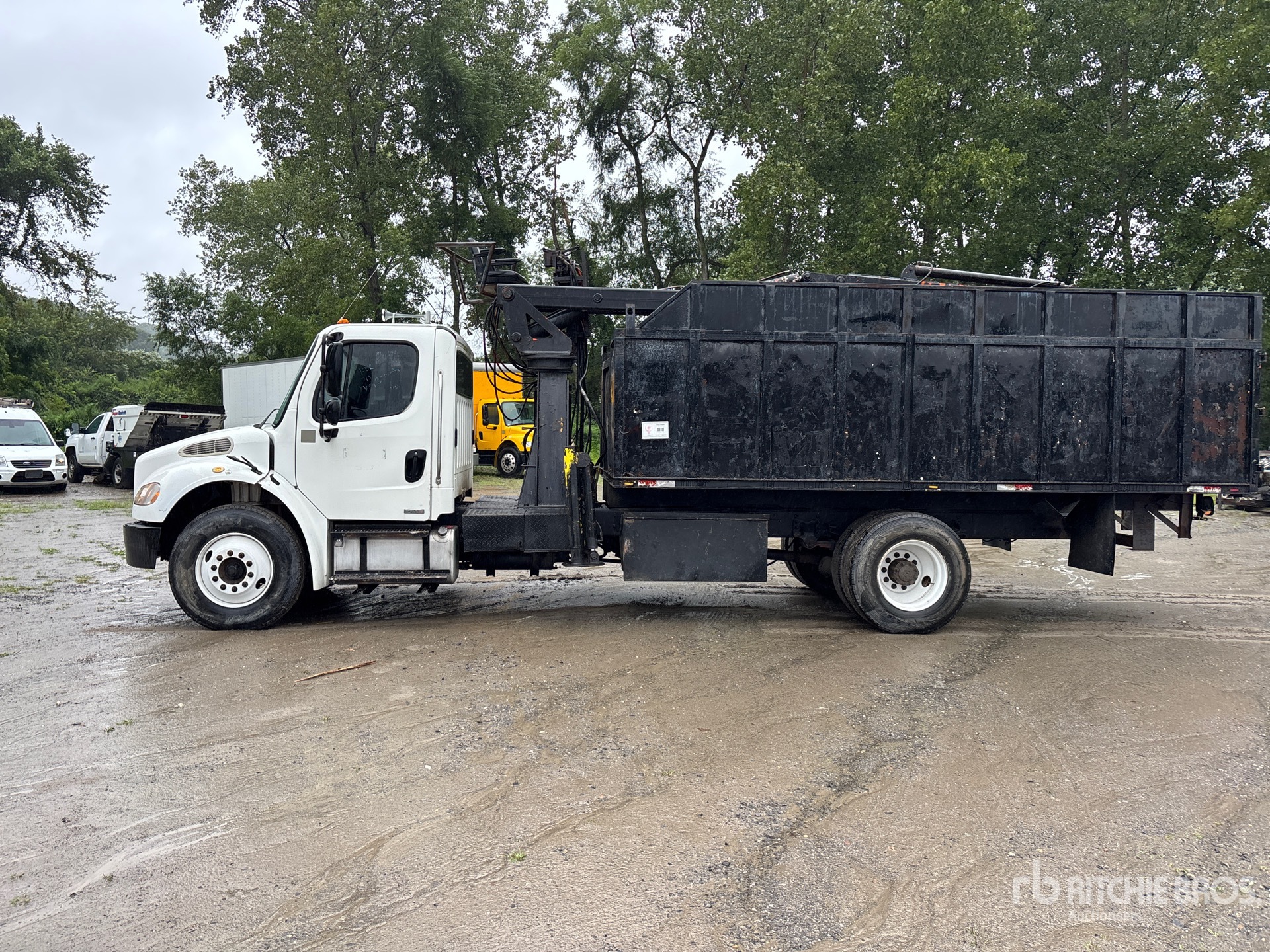 2007 Freightliner M2 106
