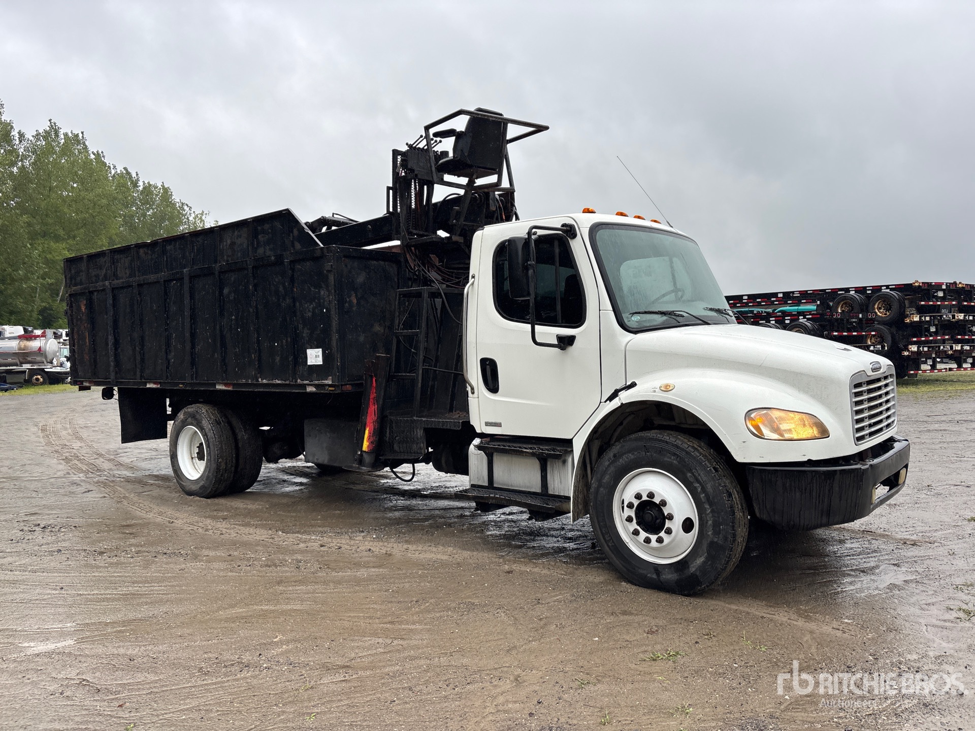 2007 Freightliner M2 106