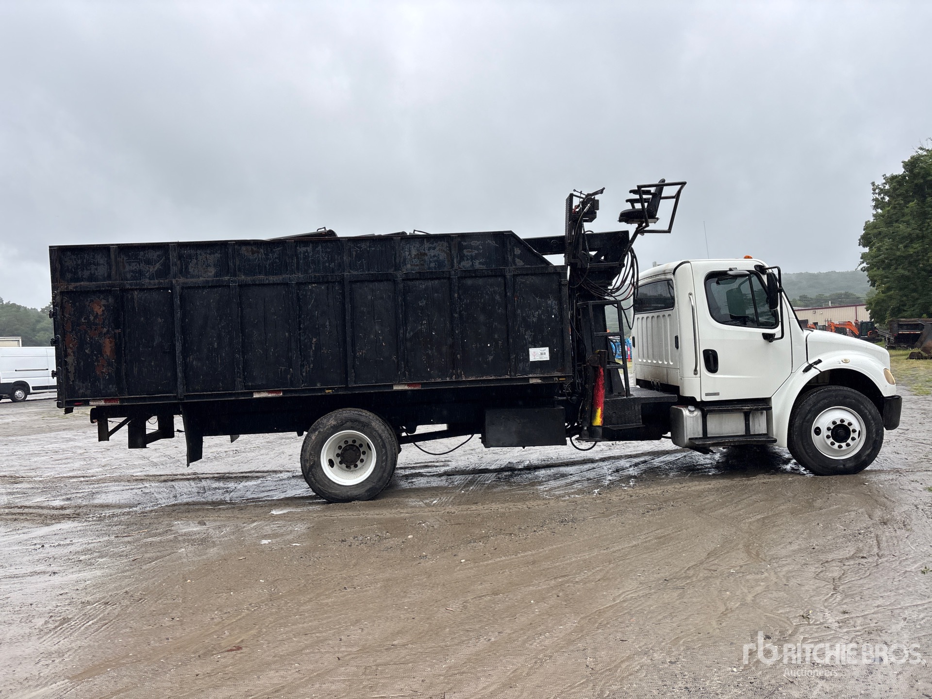 2007 Freightliner M2 106