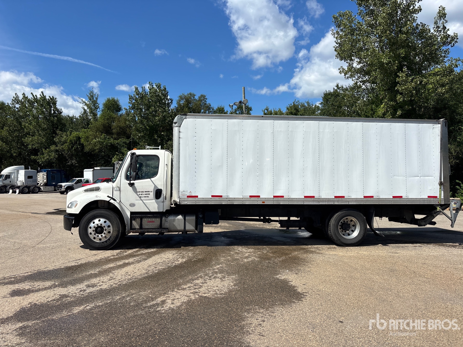 2018 Freightliner M2 106