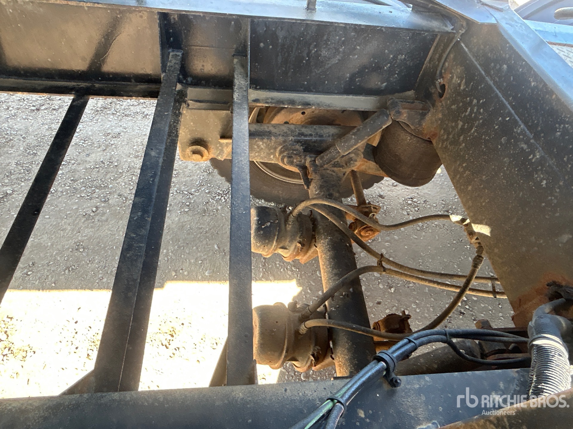 2005 Advance Super B-Train Lead