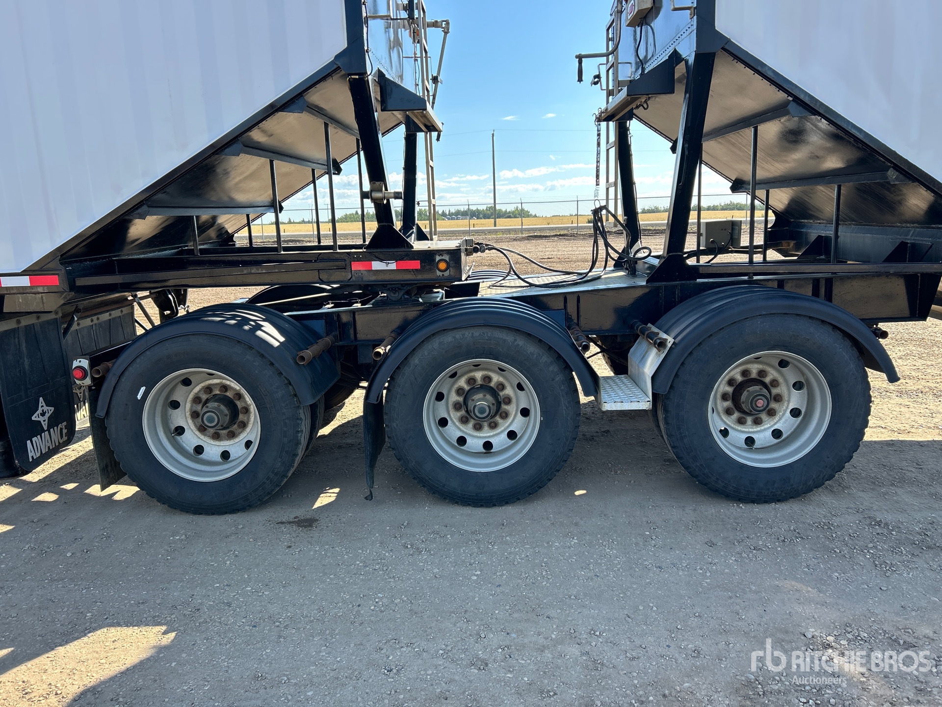2005 Advance Super B-Train Lead