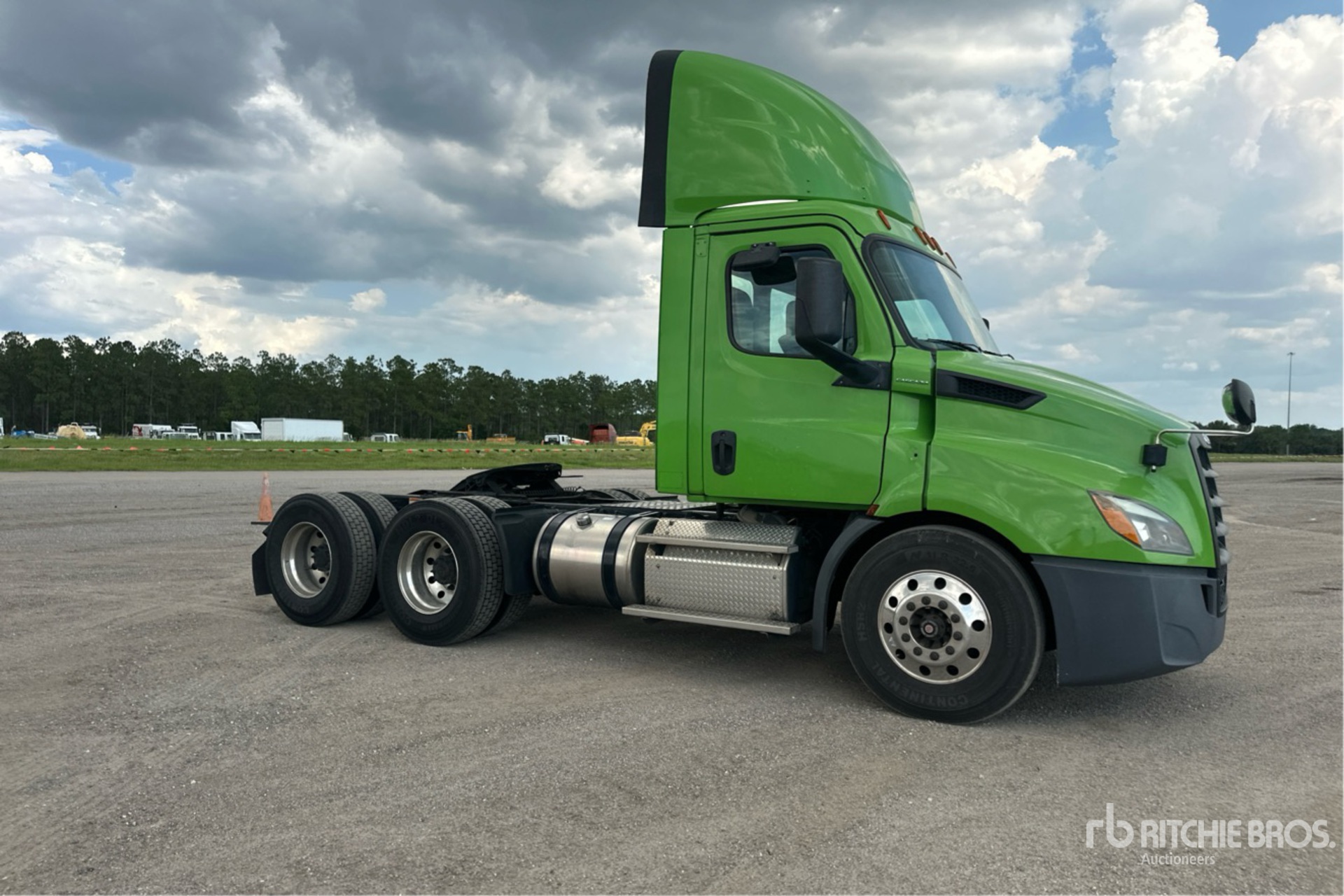 2019 Freightliner CASCADIA 116