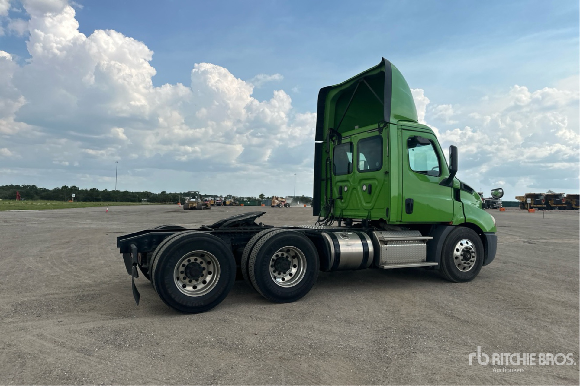 2019 Freightliner CASCADIA 116