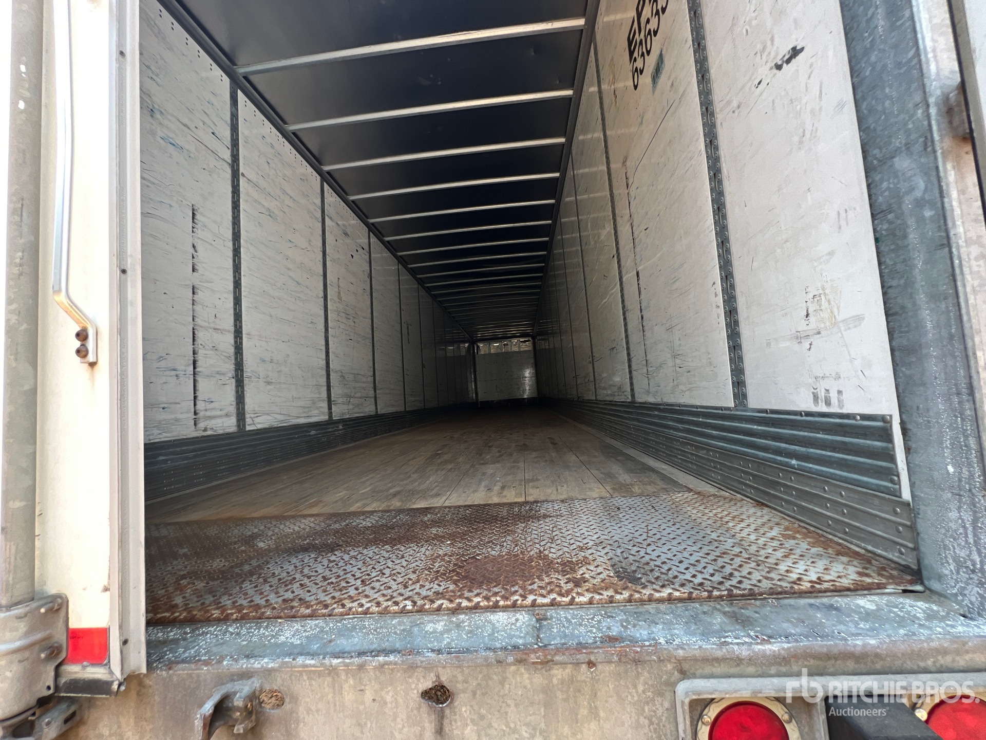 2016 Wabash 53 ft Sliding T/A