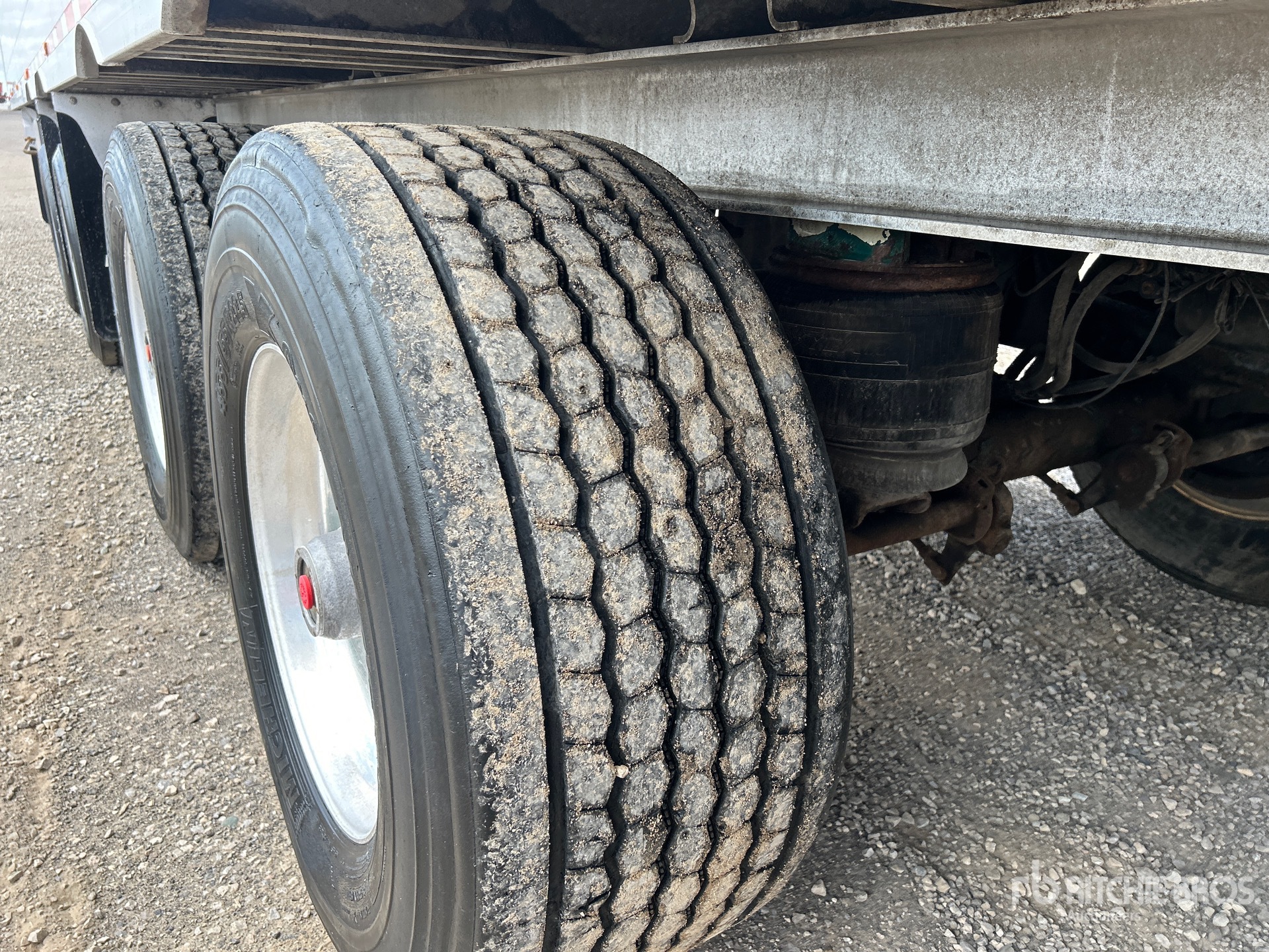 2011 Titan 5/Axle