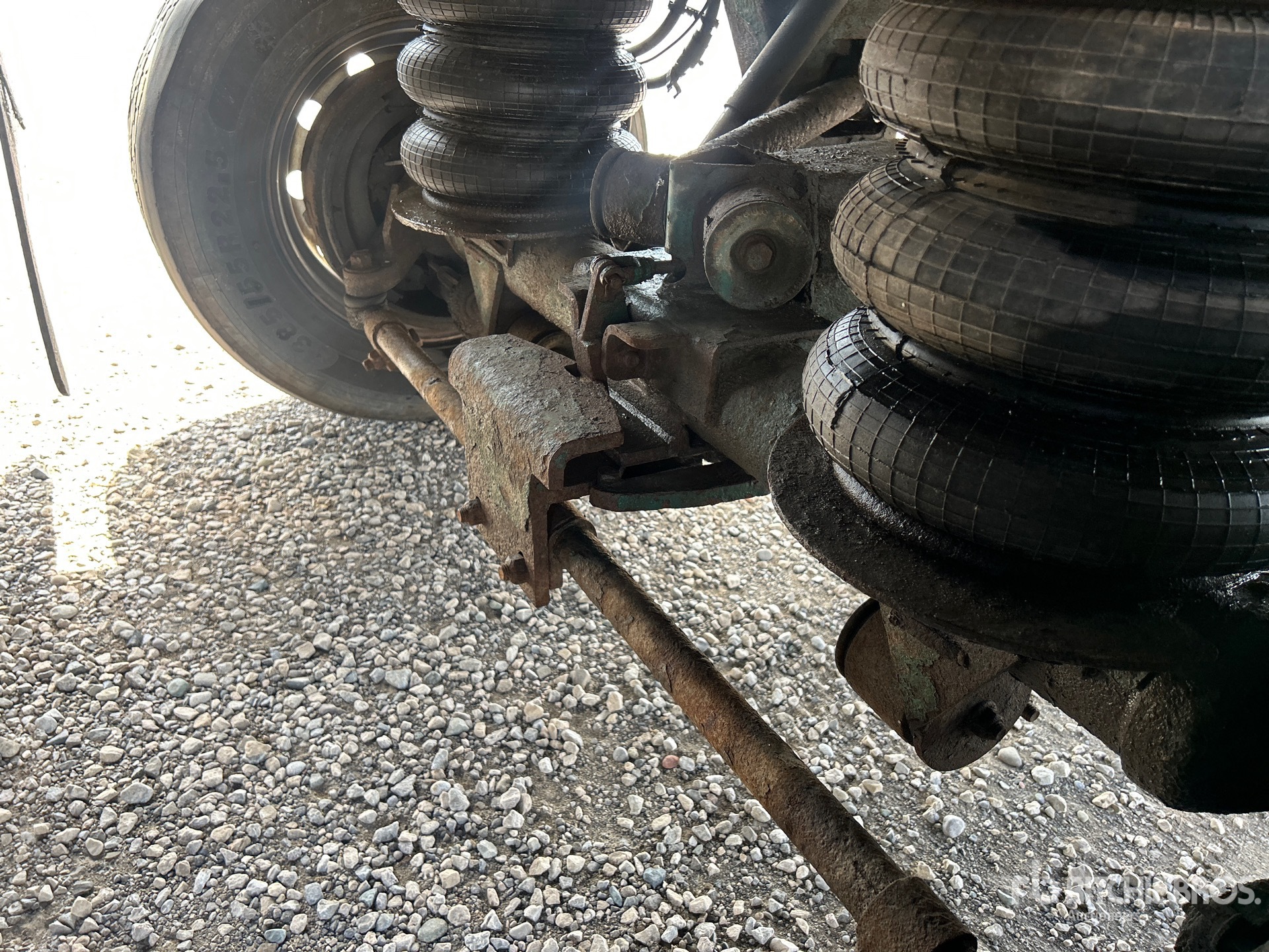 2011 Titan 5/Axle