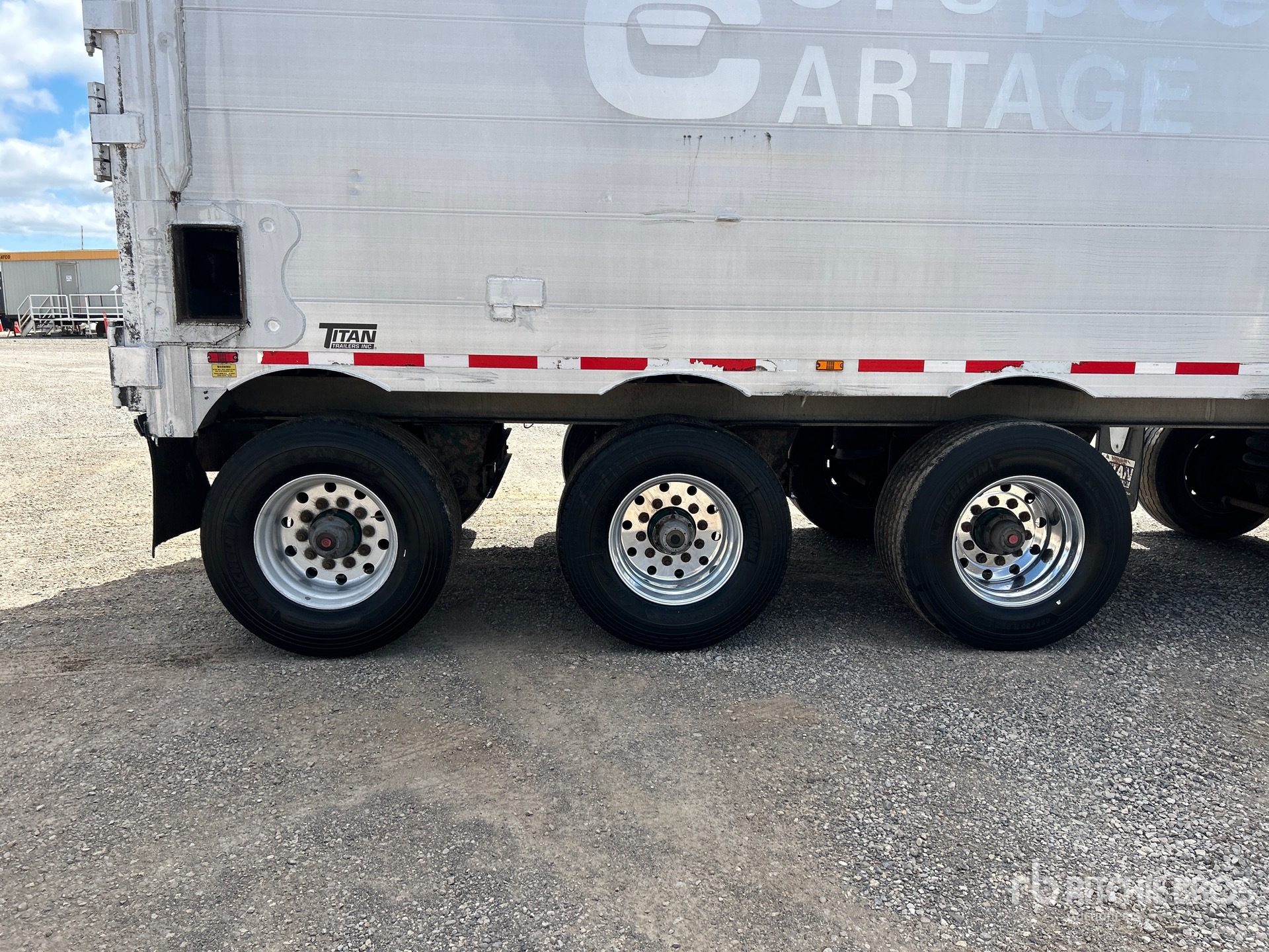 2011 Titan 5/Axle