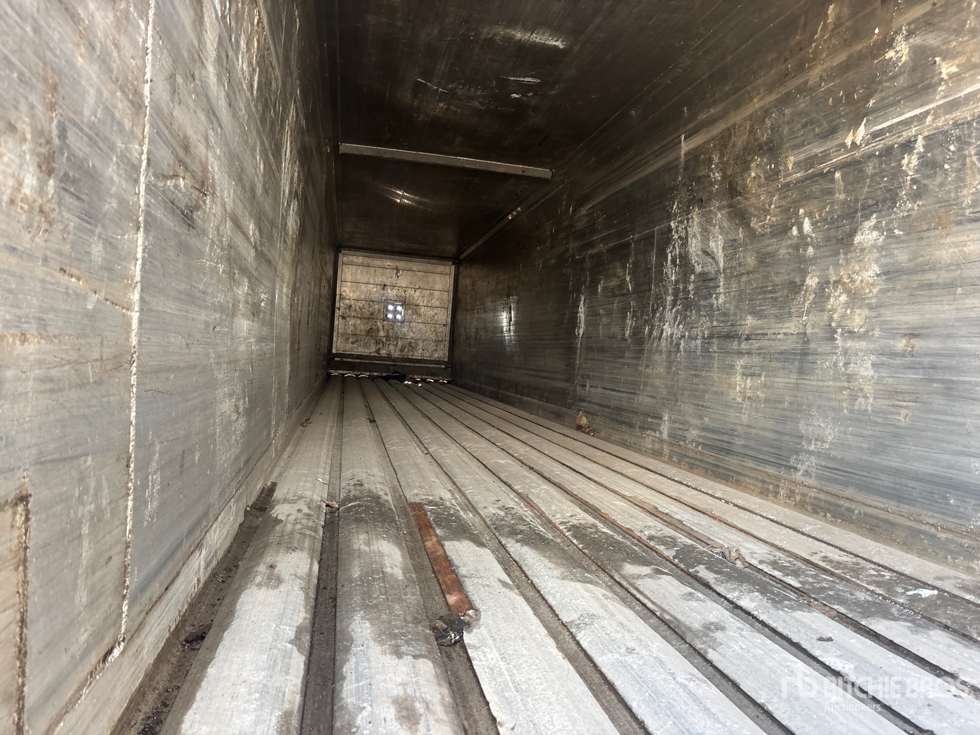 2011 Titan 5/ Axle
