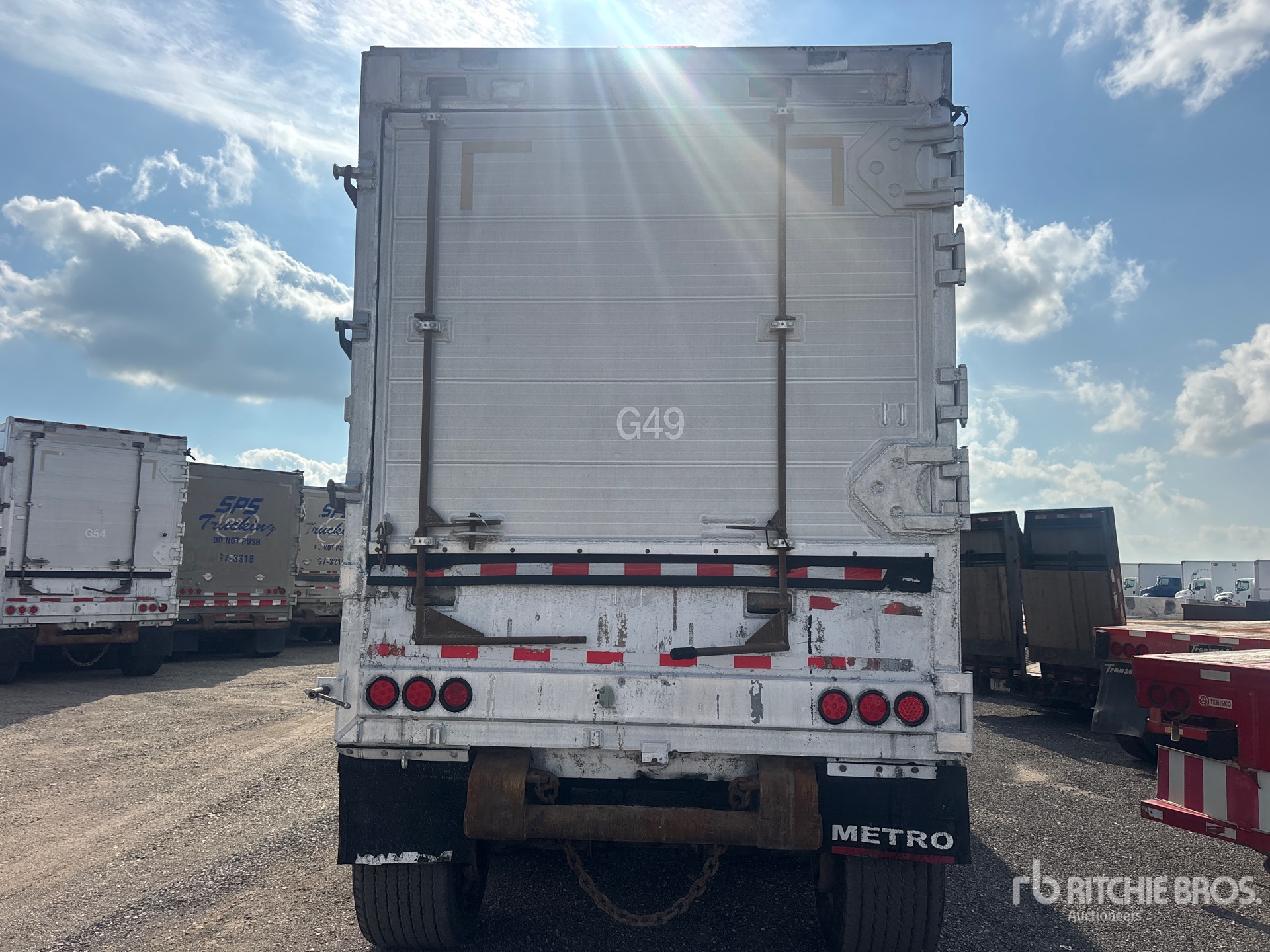 2011 Titan 5/ Axle