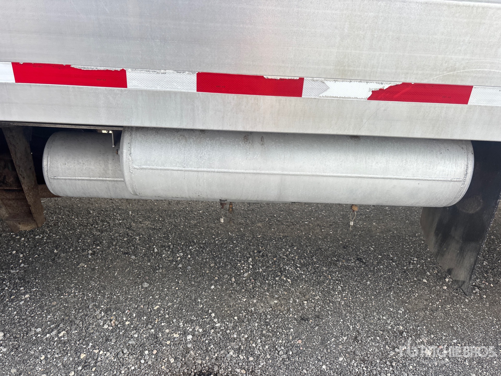 2011 Titan 5/ Axle