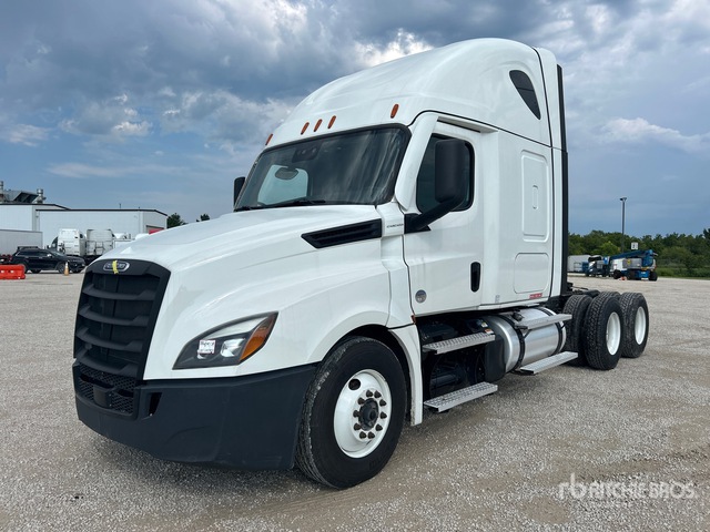2023 Freightliner Cascadia 126 T/A Sleeper Truck Tractor