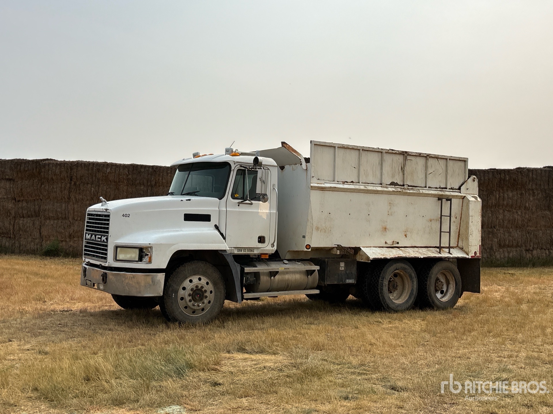 2002 Mack CH613