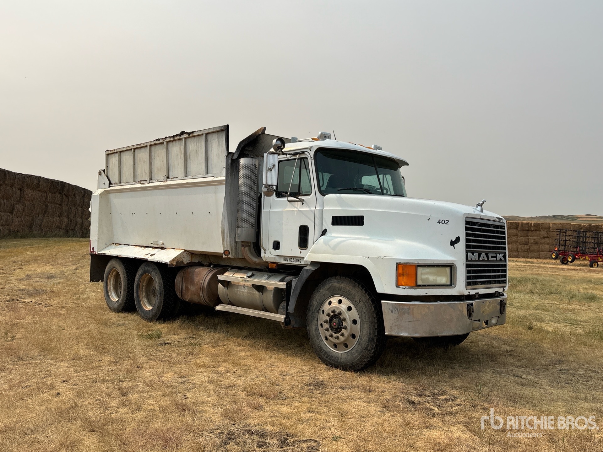 2002 Mack CH613