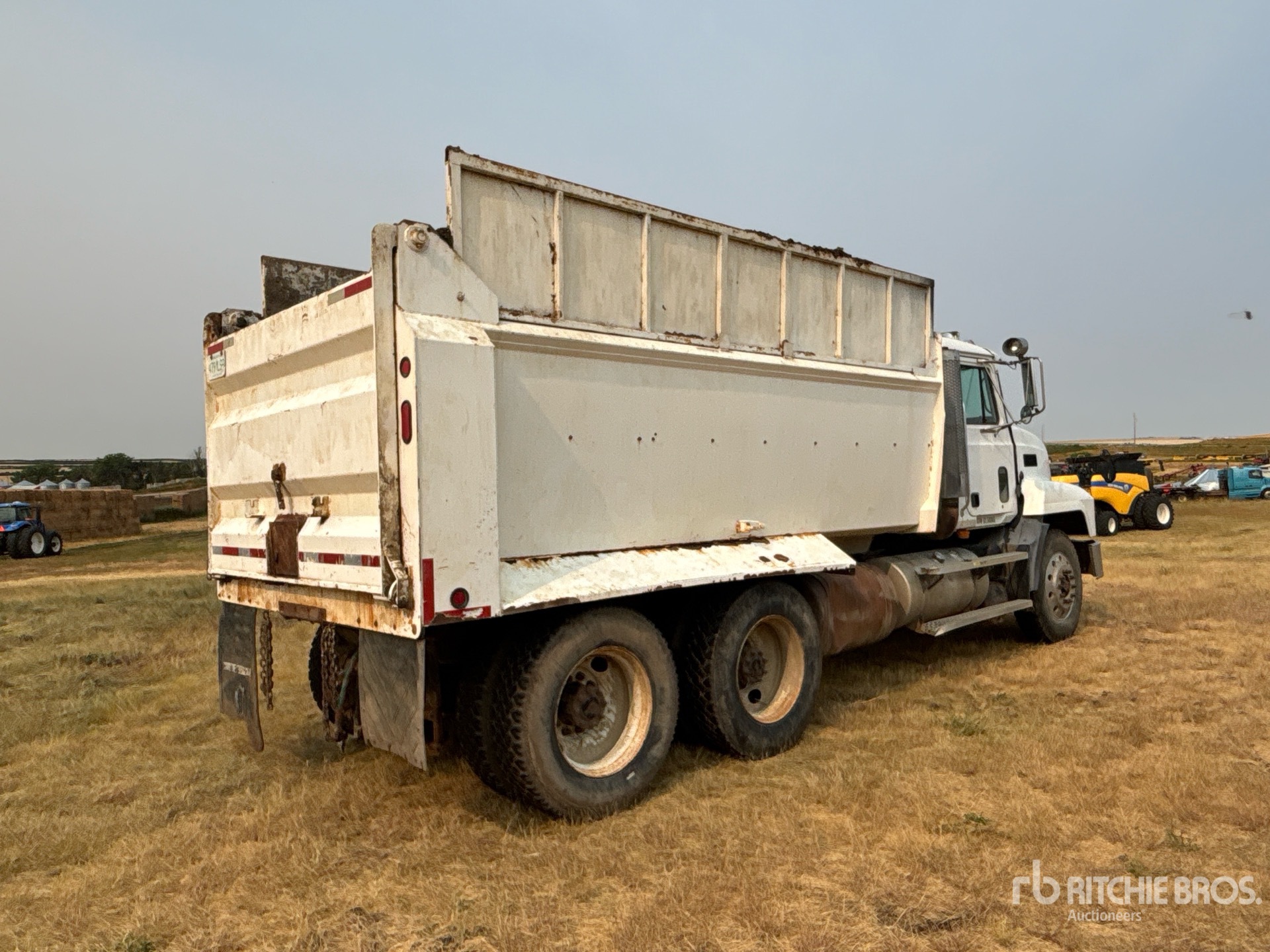 2002 Mack CH613