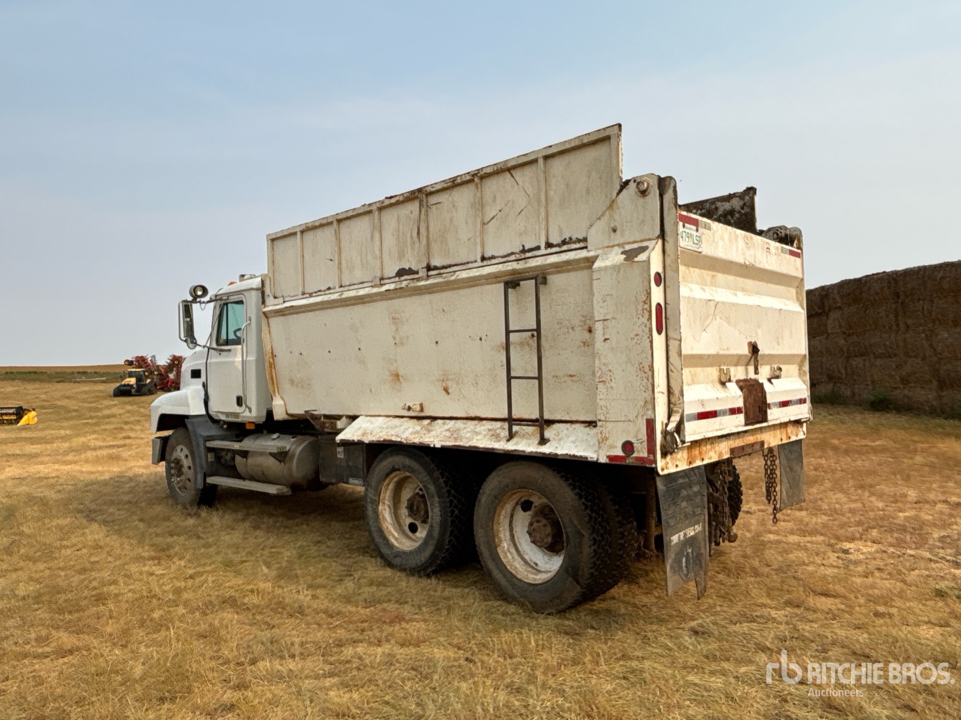 2002 Mack CH613