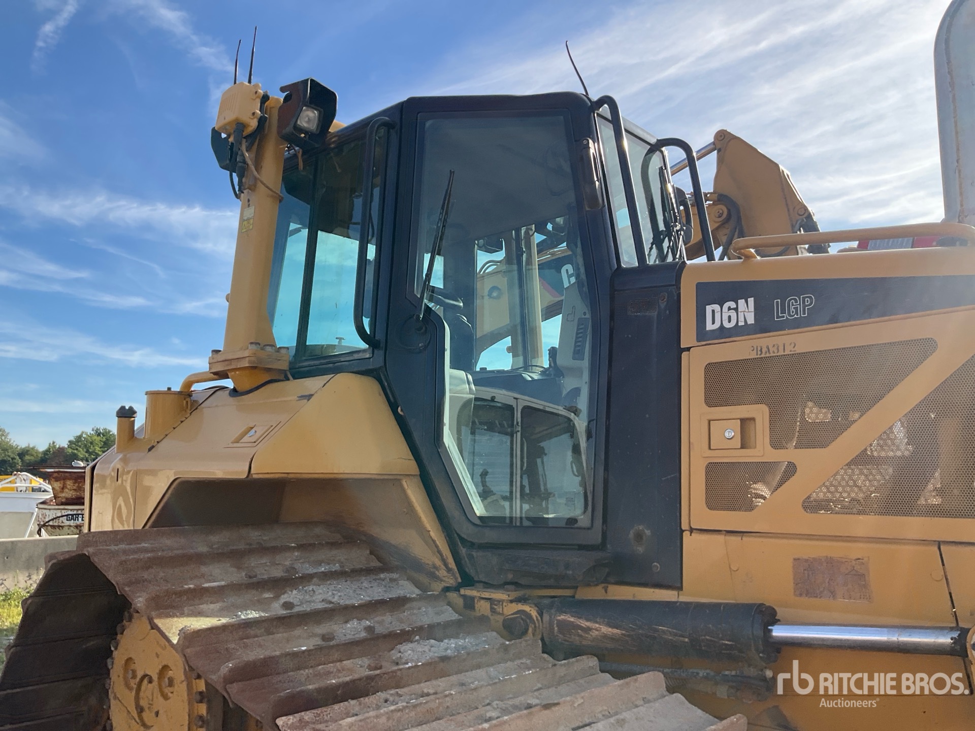 2012 Caterpillar D6N LGP