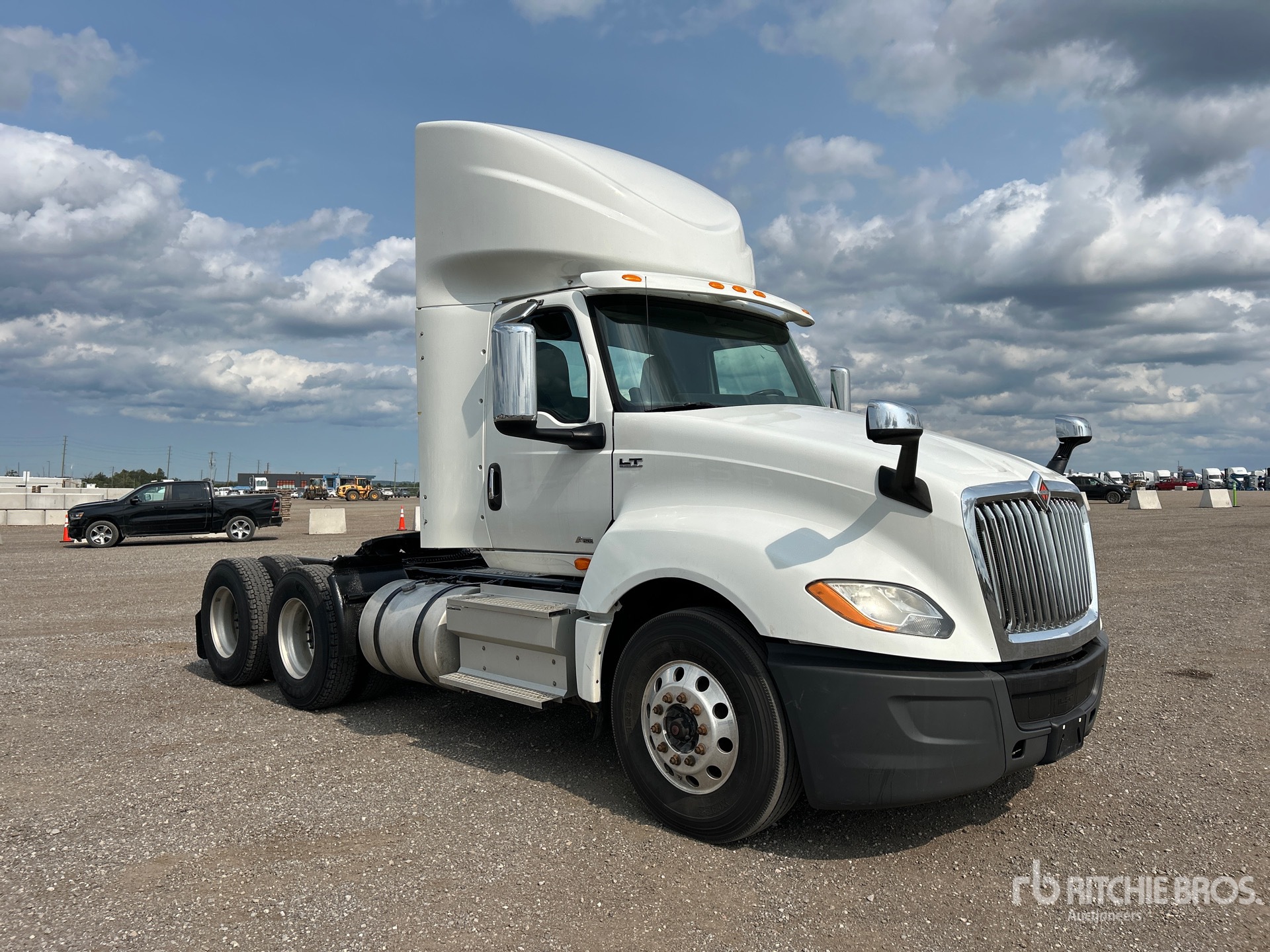2020 International LT625