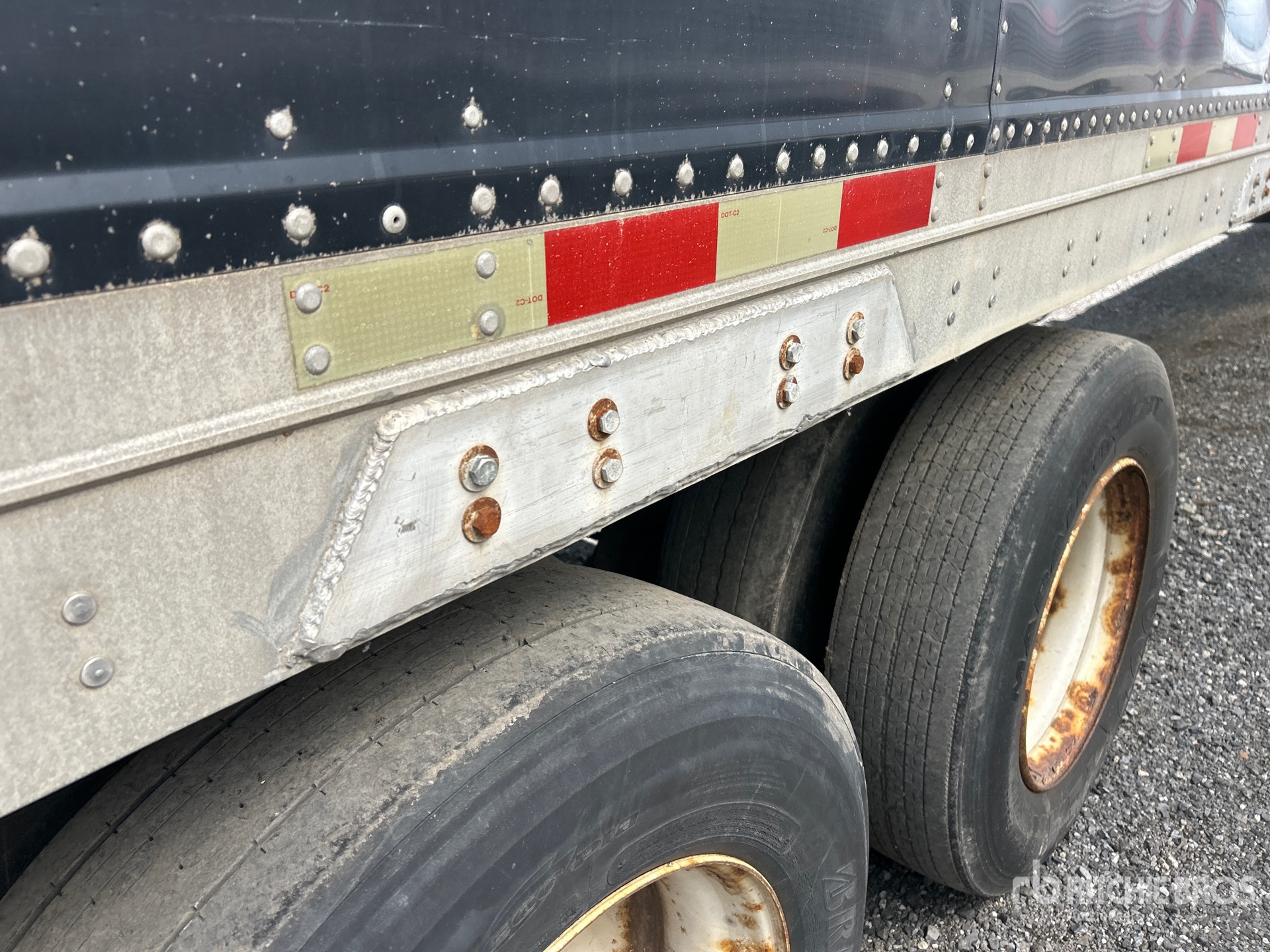 2002 Manac 53 FT X 102 IN T/A