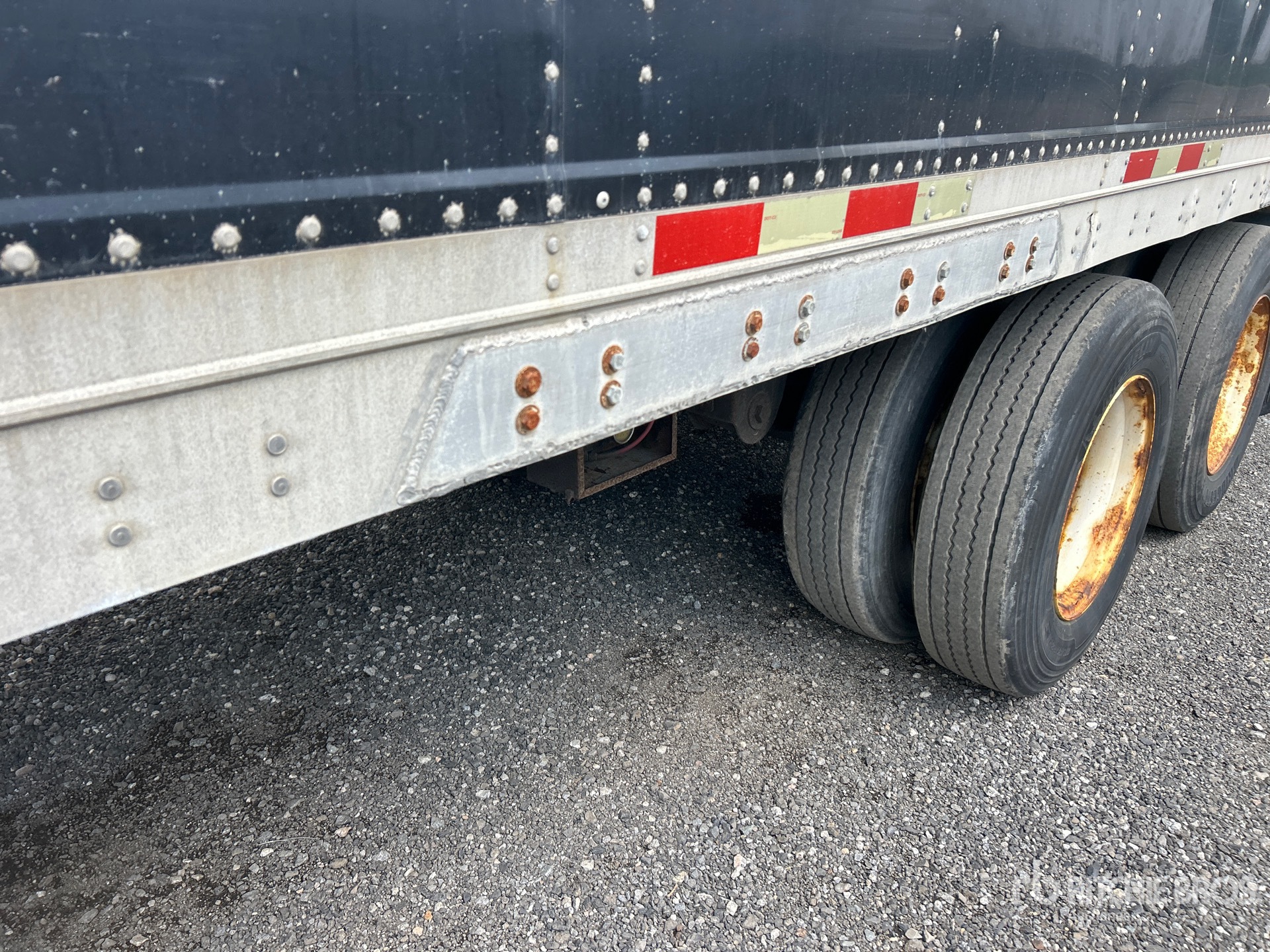 2002 Manac 53 FT X 102 IN T/A