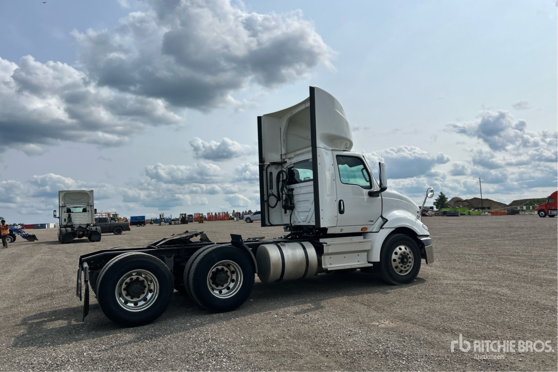 2019 International RH613