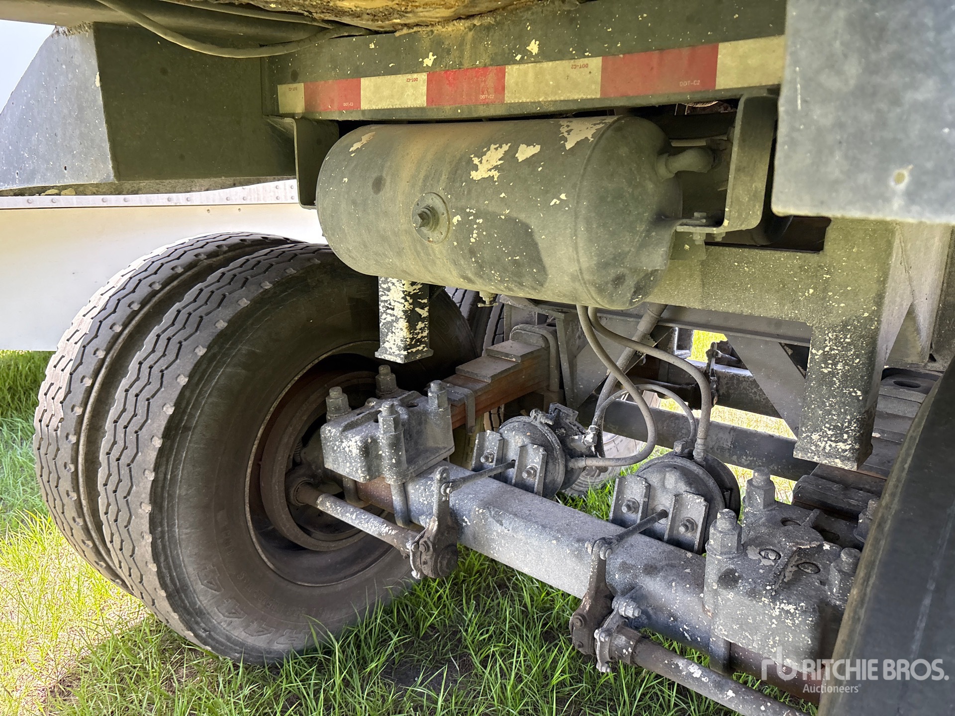 1985 Fruehauf 28 FT T/A FRAMELESS