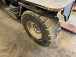 Châssis with Right Front Tire