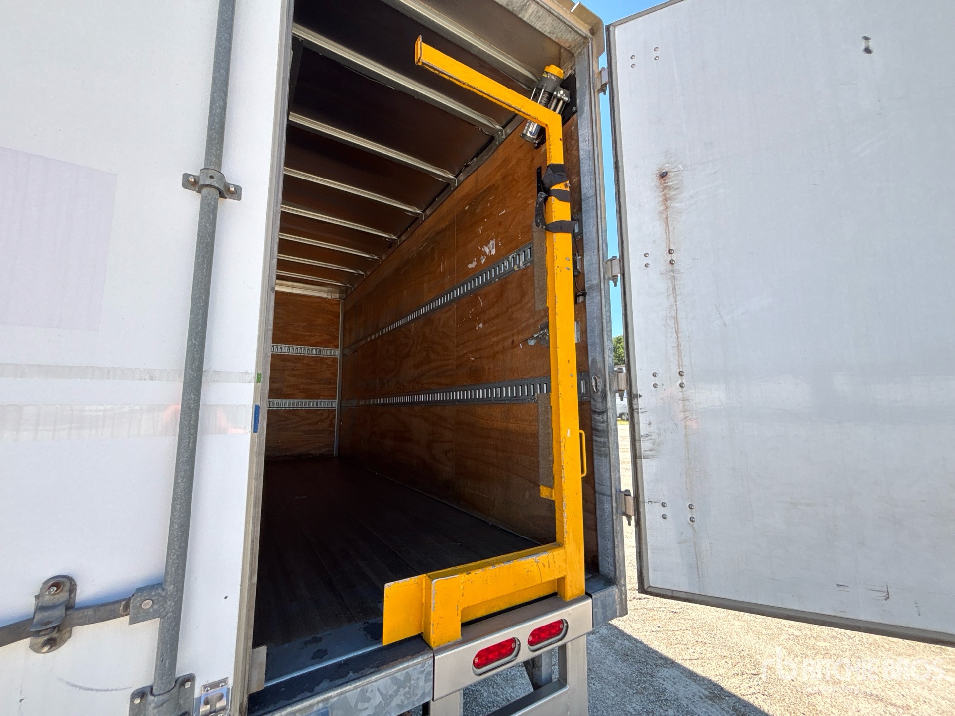 2019 International DuraStar 4300
