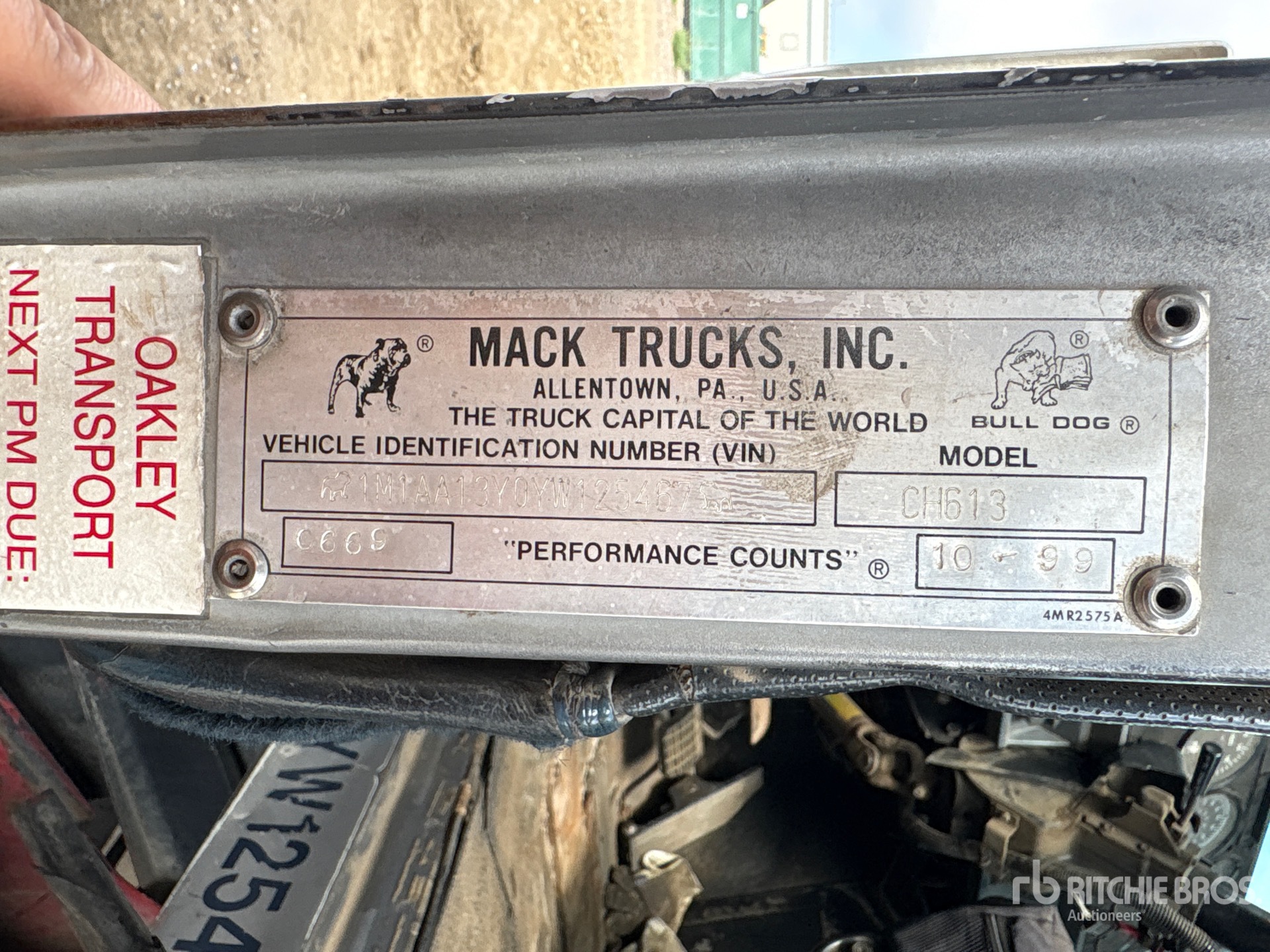 2000 Mack CH613