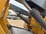 Hydraulics with Ripper Cylinders