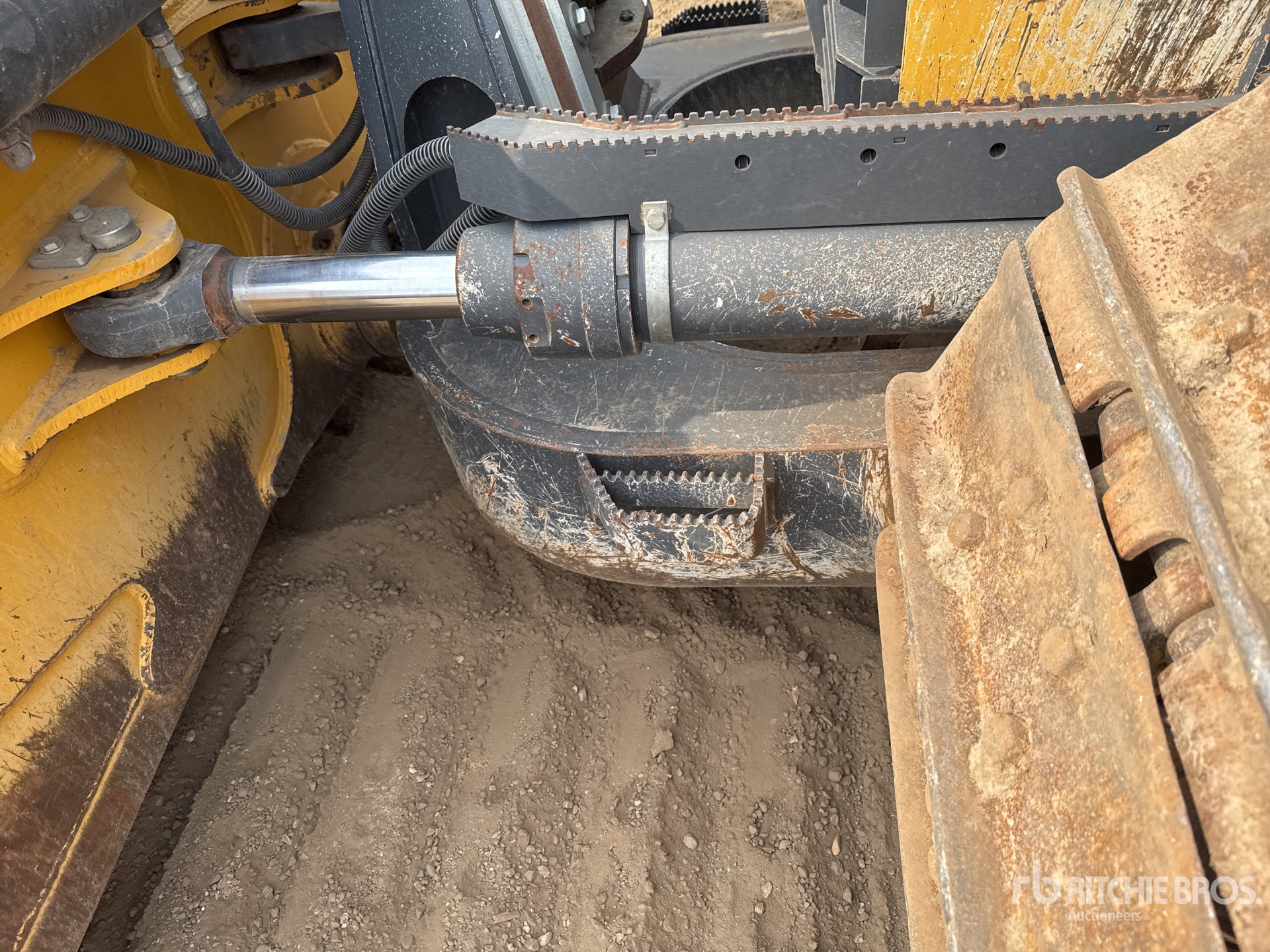 2021 John Deere 750L