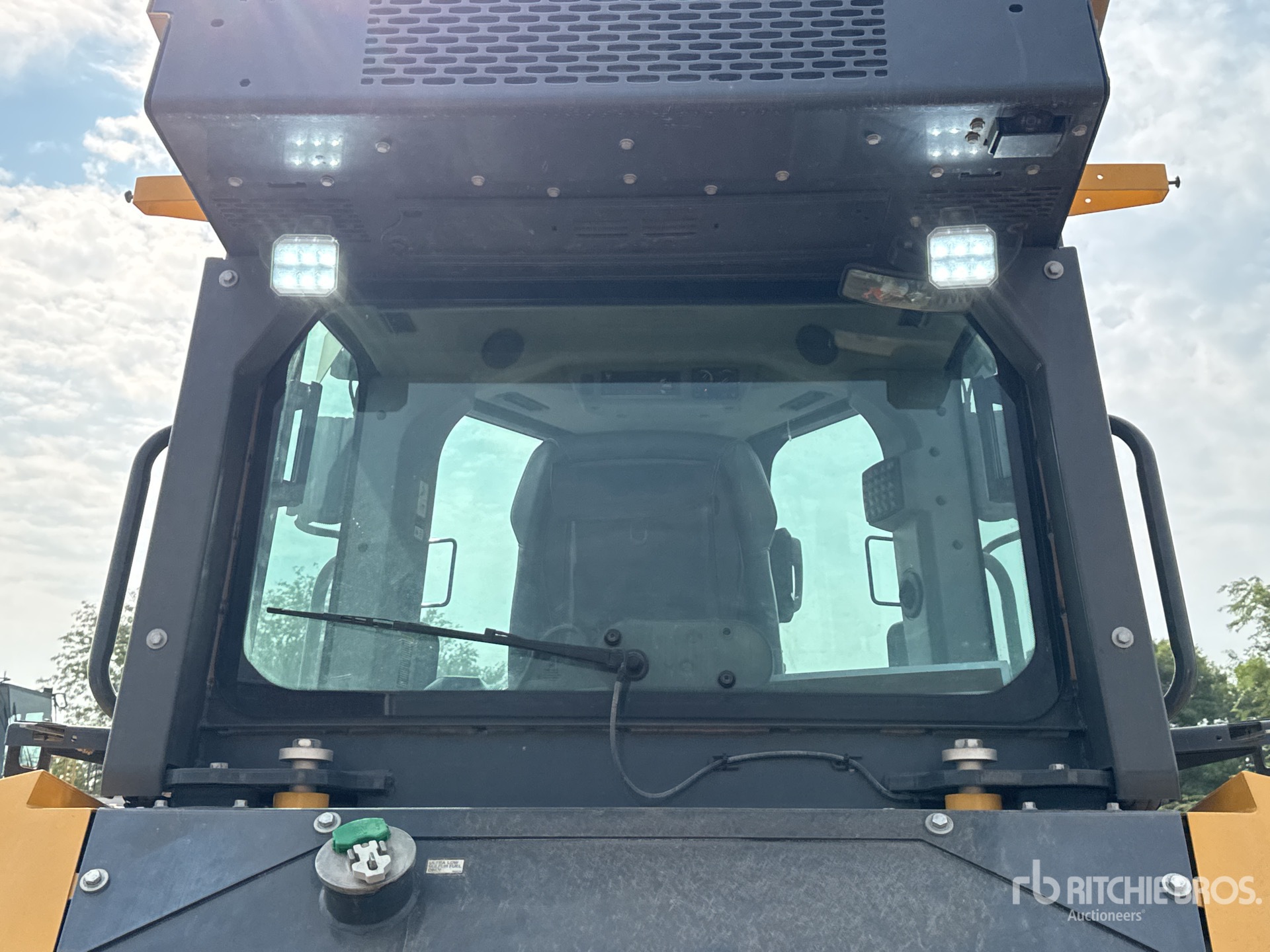 2021 John Deere 750L