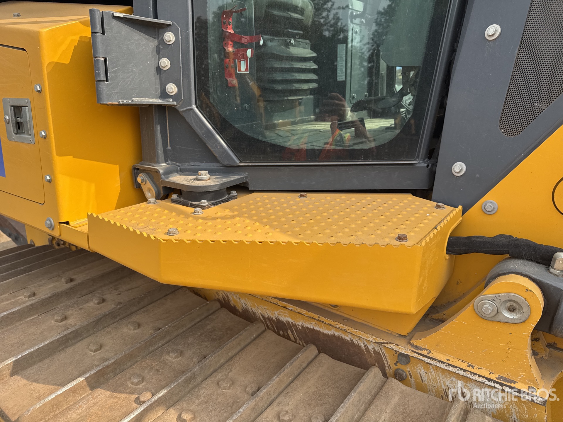2021 John Deere 750L