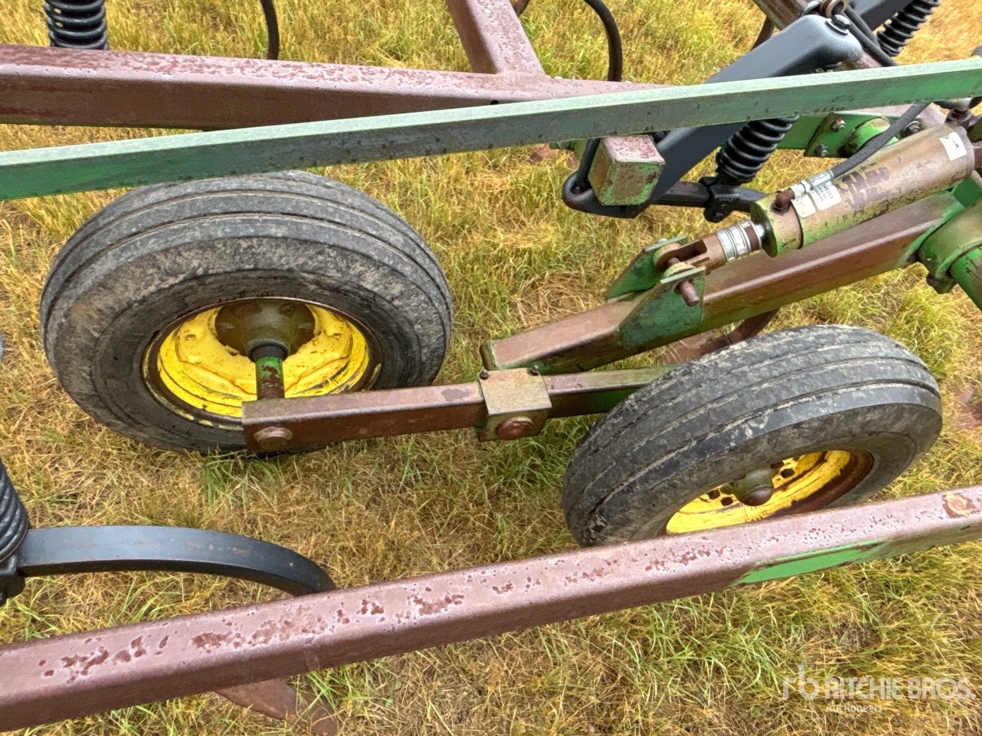 John Deere 1610