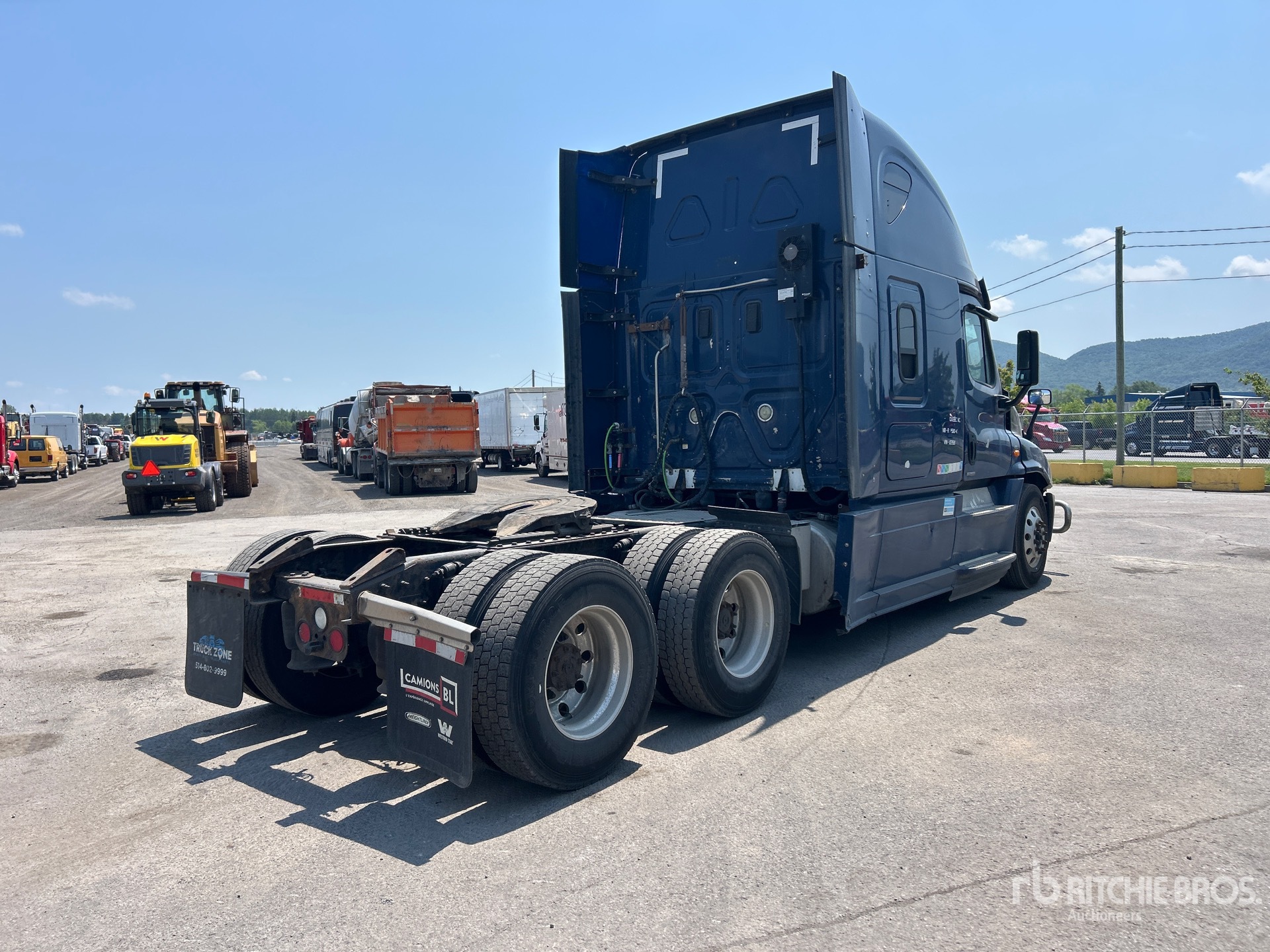 2017 Freightliner CASCADIA 125