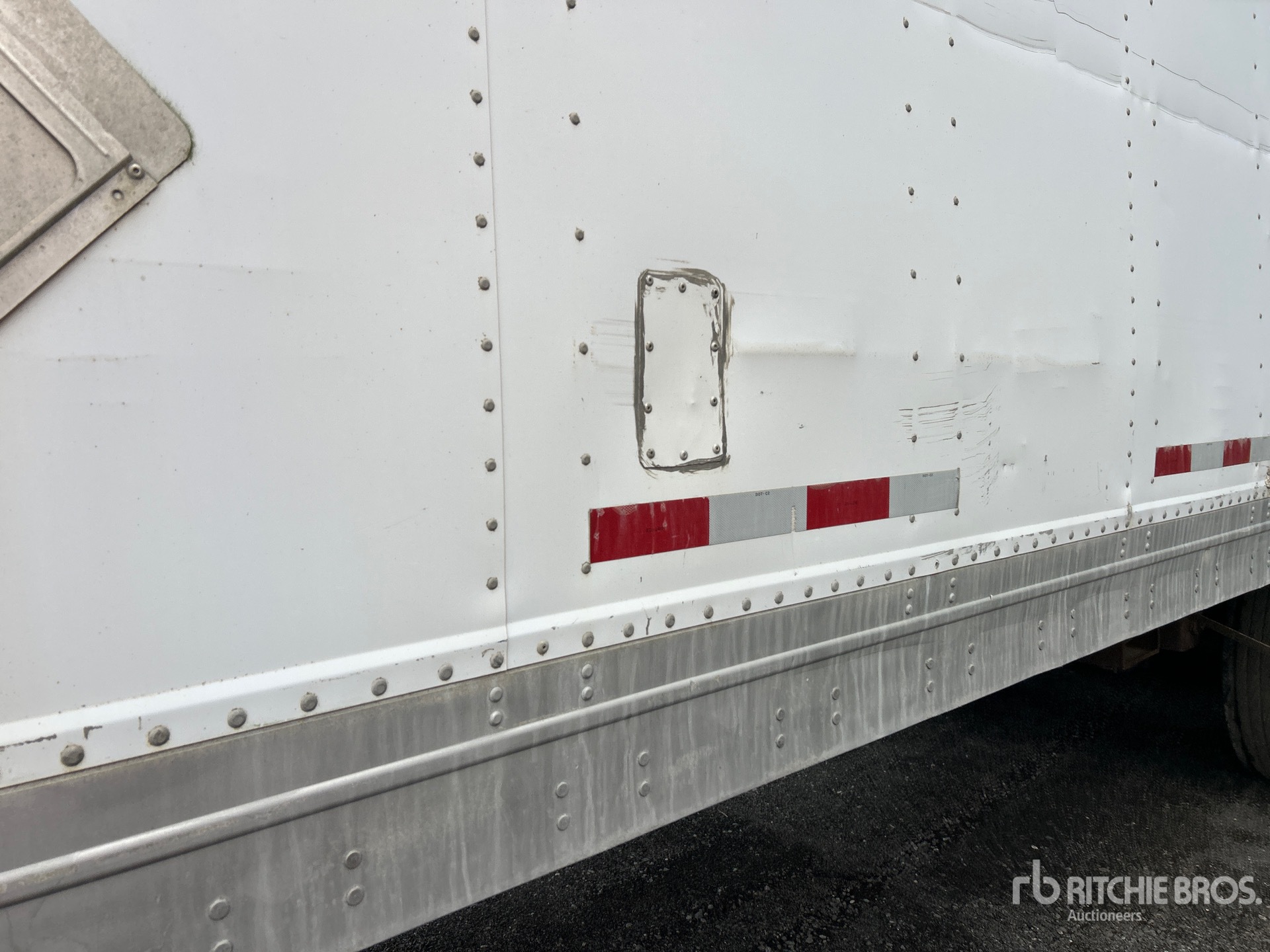 2004 Manac 53 FT X 102 IN T/A