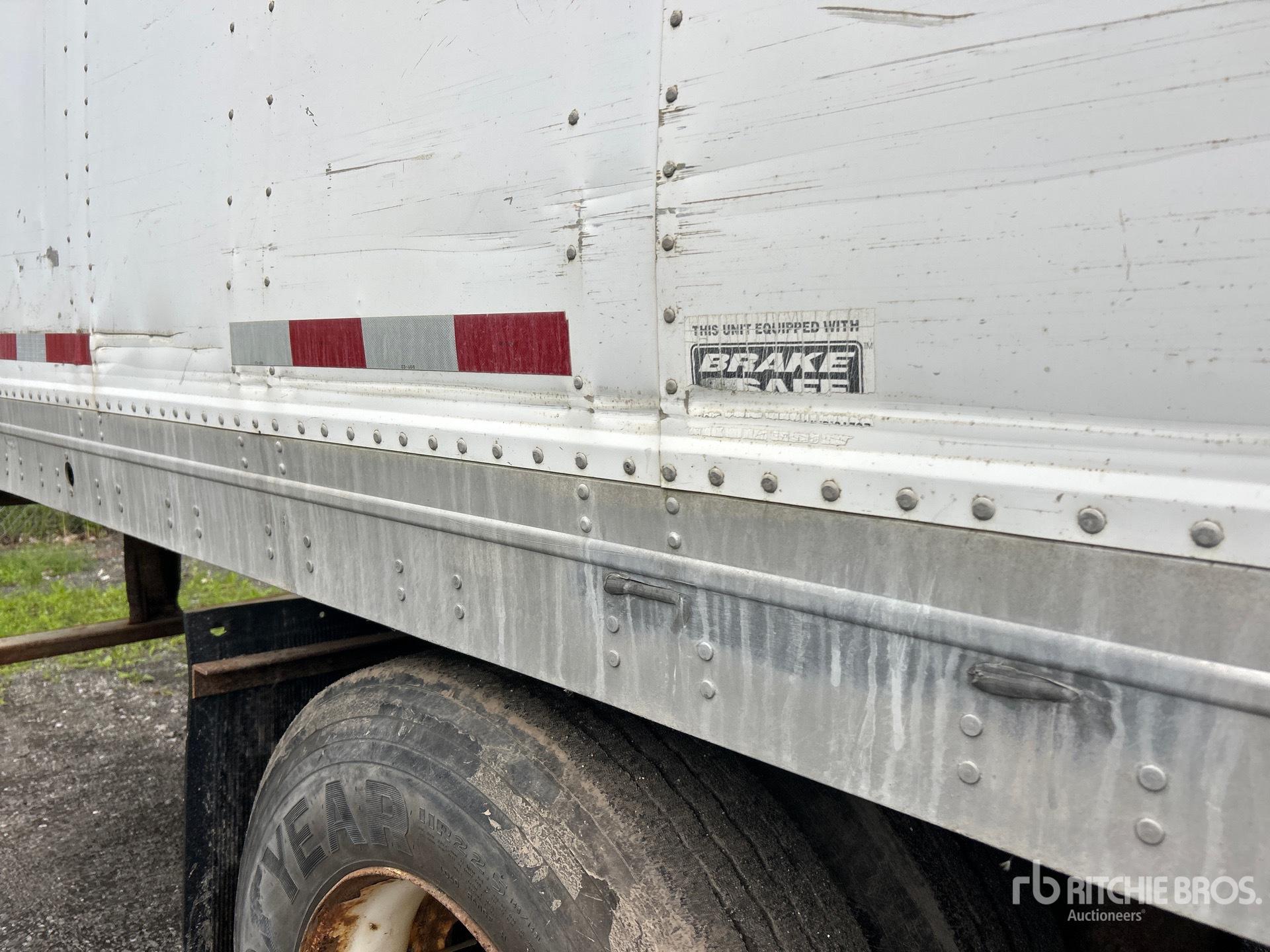 2004 Manac 53 FT X 102 IN T/A