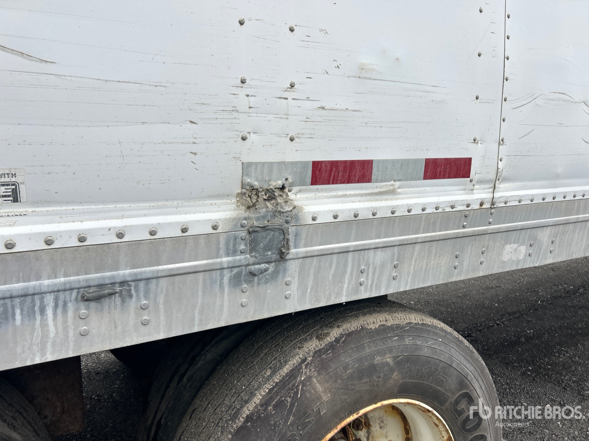 2004 Manac 53 FT X 102 IN T/A