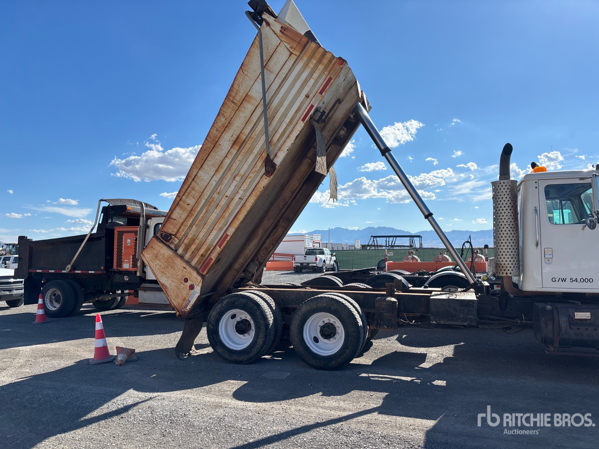 1996 International 2574