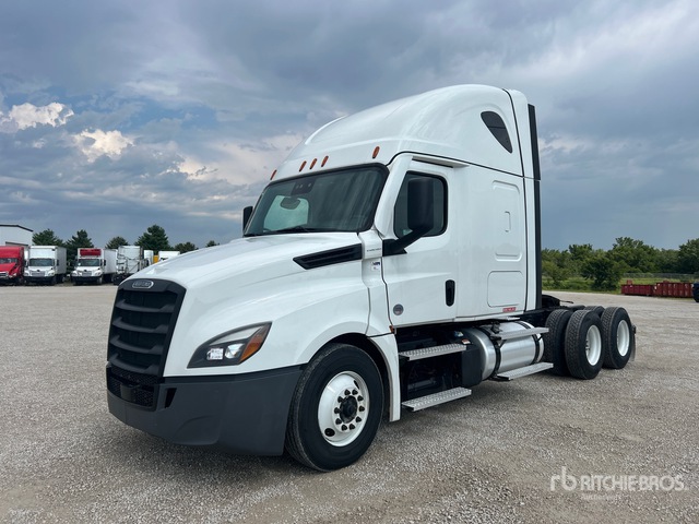 2023 Freightliner Cascadia 126 6x4 T/a Sleeper Truck Tractor