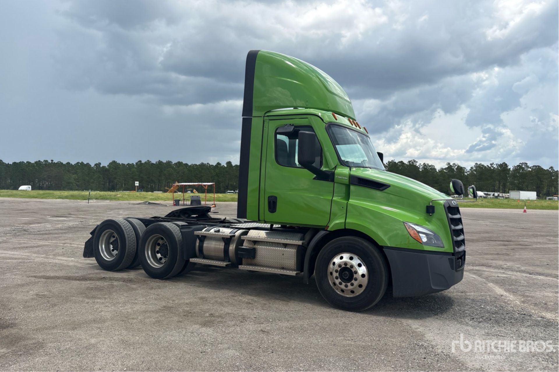 2023 Freightliner CASCADIA 116